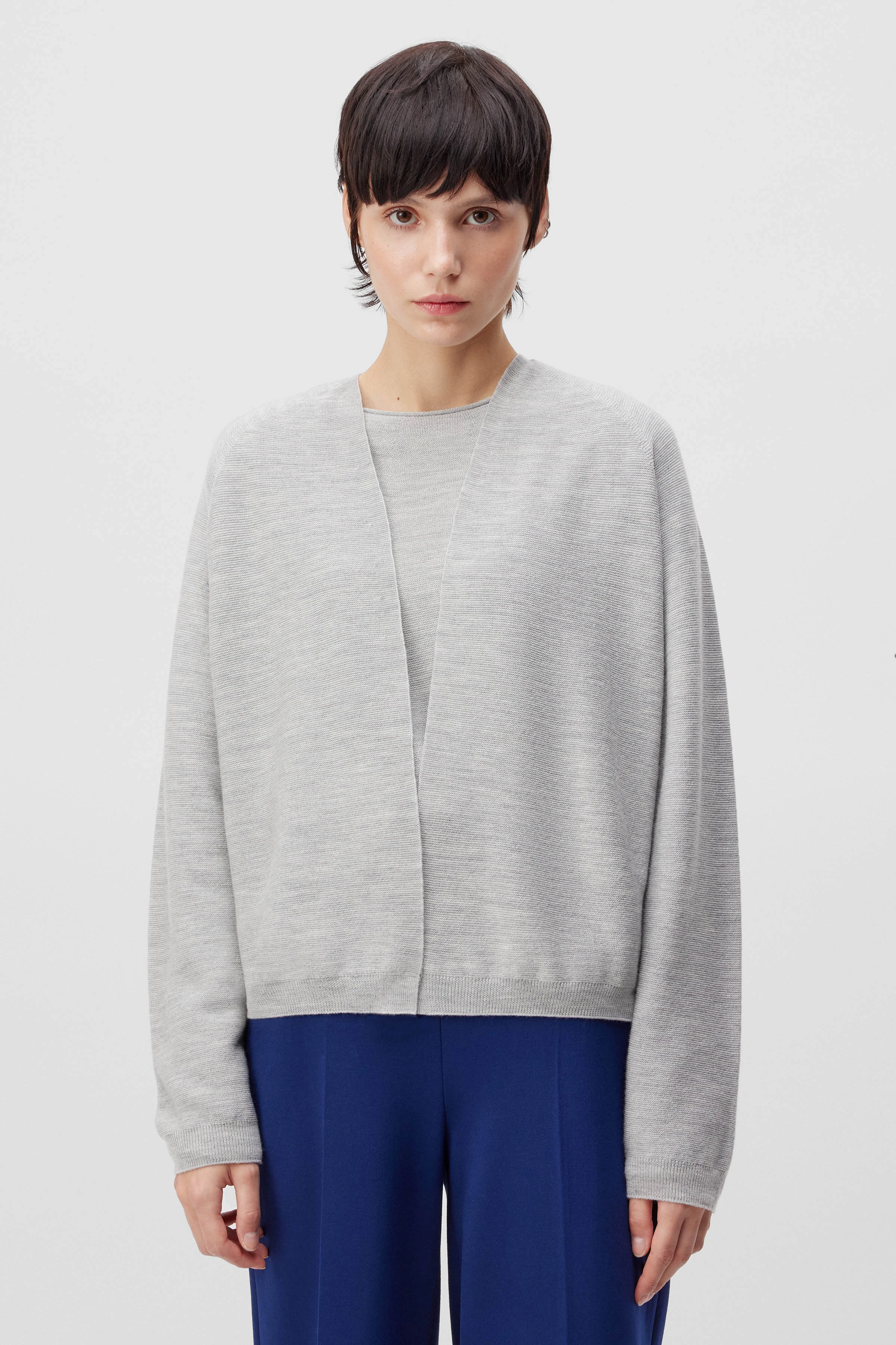 MANUMY - Merino wool cardigan - women - grey - Frontansicht