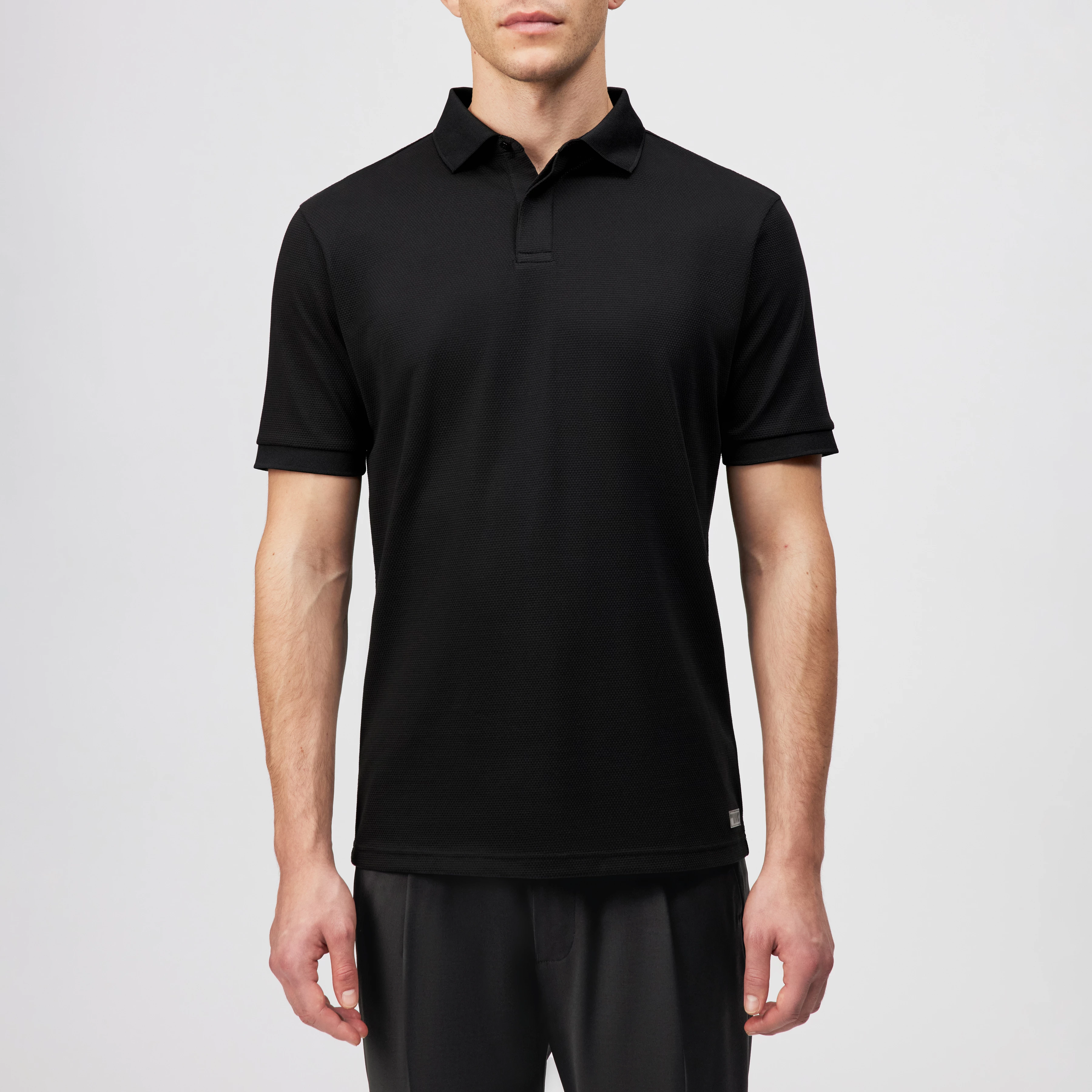 SANTOS - Classic regular fit polo in piqué structure - men - black - Frontansicht