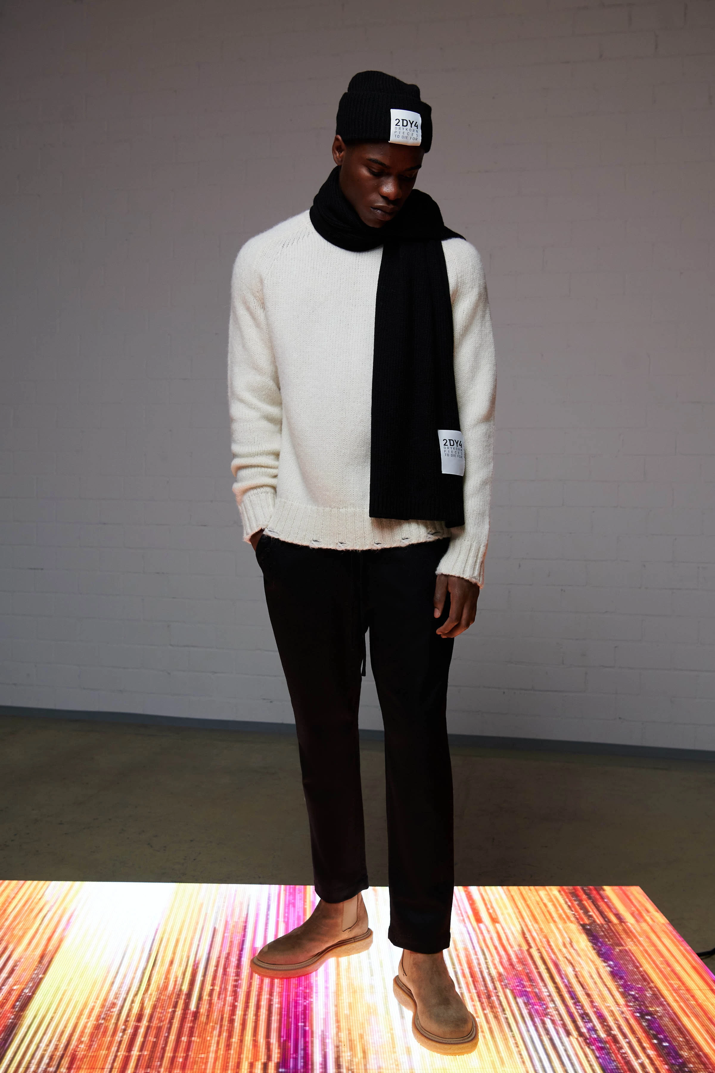 JOSCHKA_24 - oversized jumper in wool mix - men - off white - Ganzkörper-Frontansicht