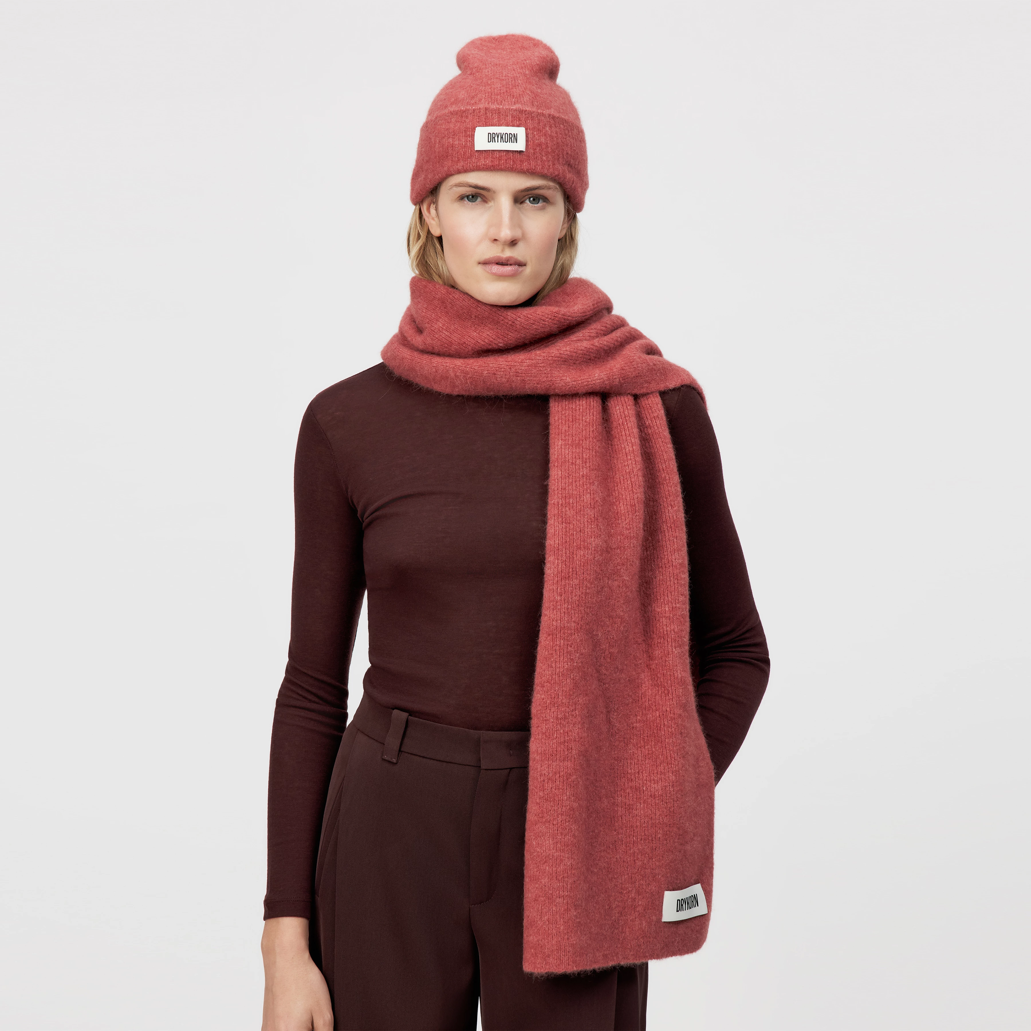 CRONICA_2 - Knitted scarf in alpaca blend - unisex - pink - Frontansicht