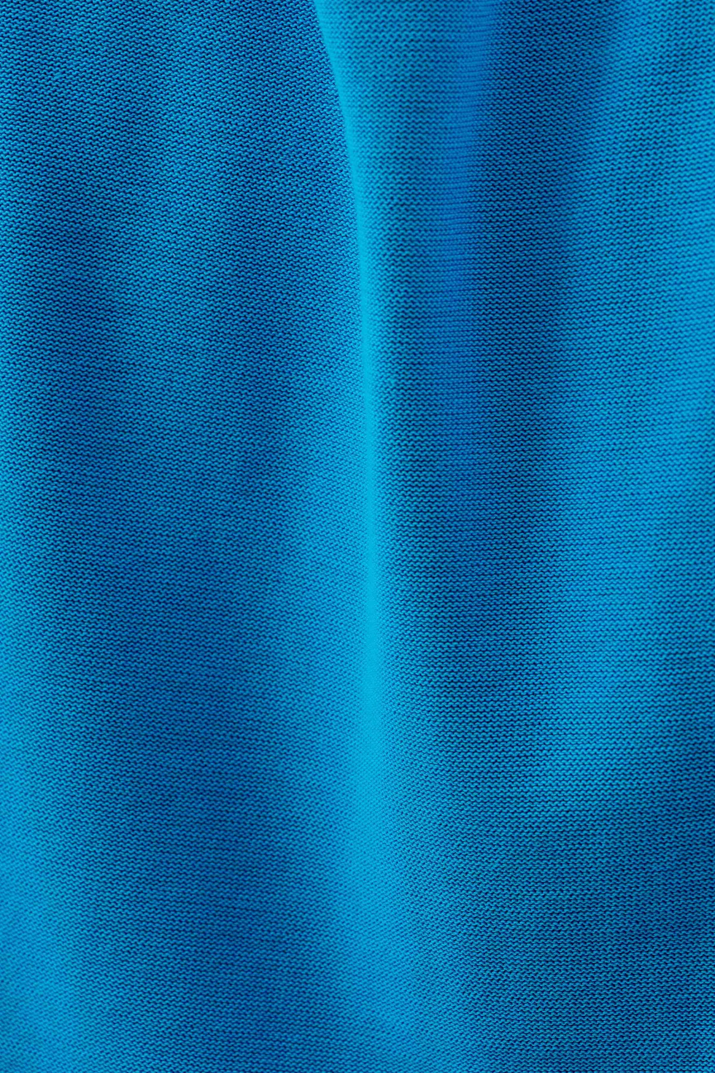 RIK - Sweater with rolled edges in pure cotton - men - blue - Detailansicht am Model