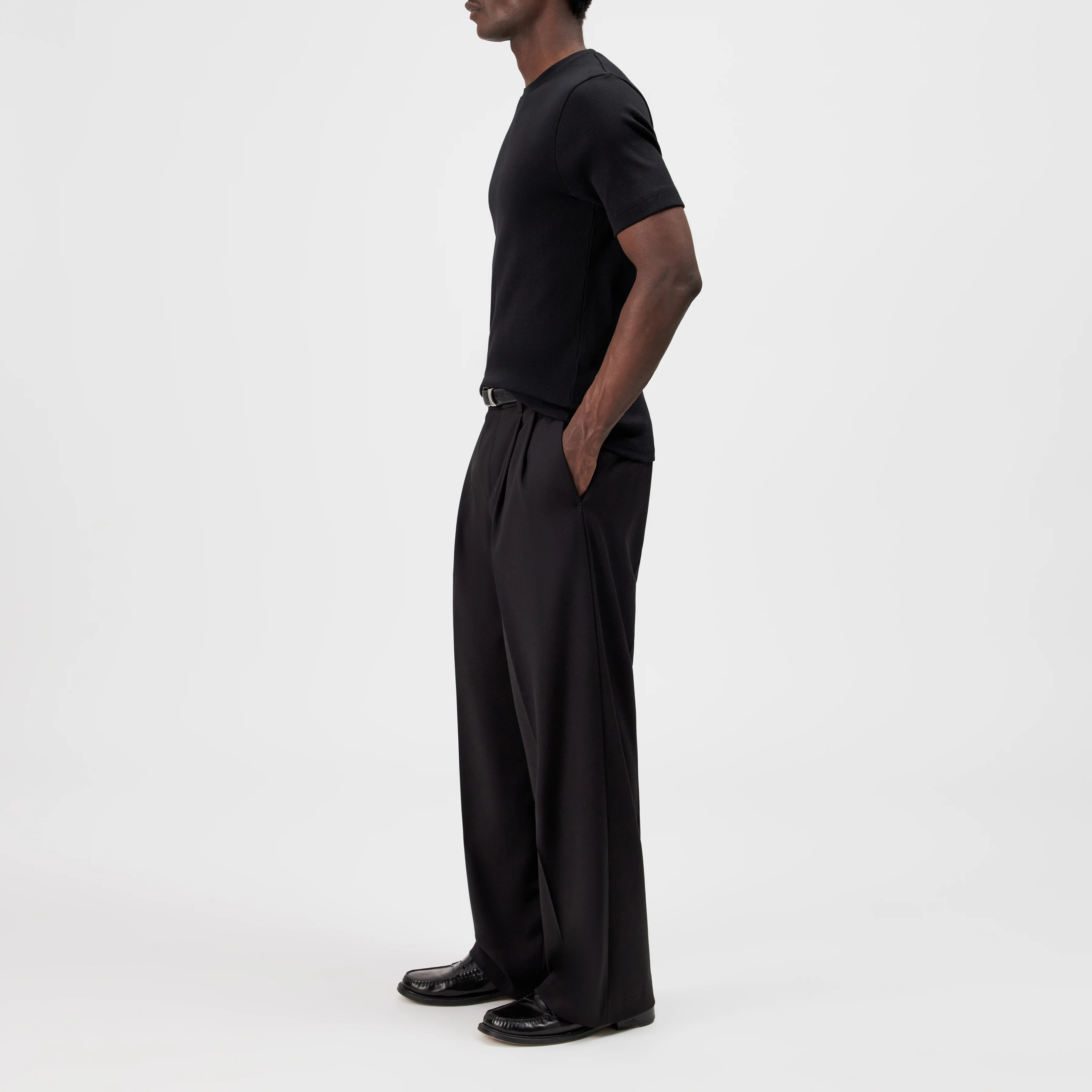 ENIL - Men's slim-fit cotton jersey T-shirt. - men - black - Seitenansicht