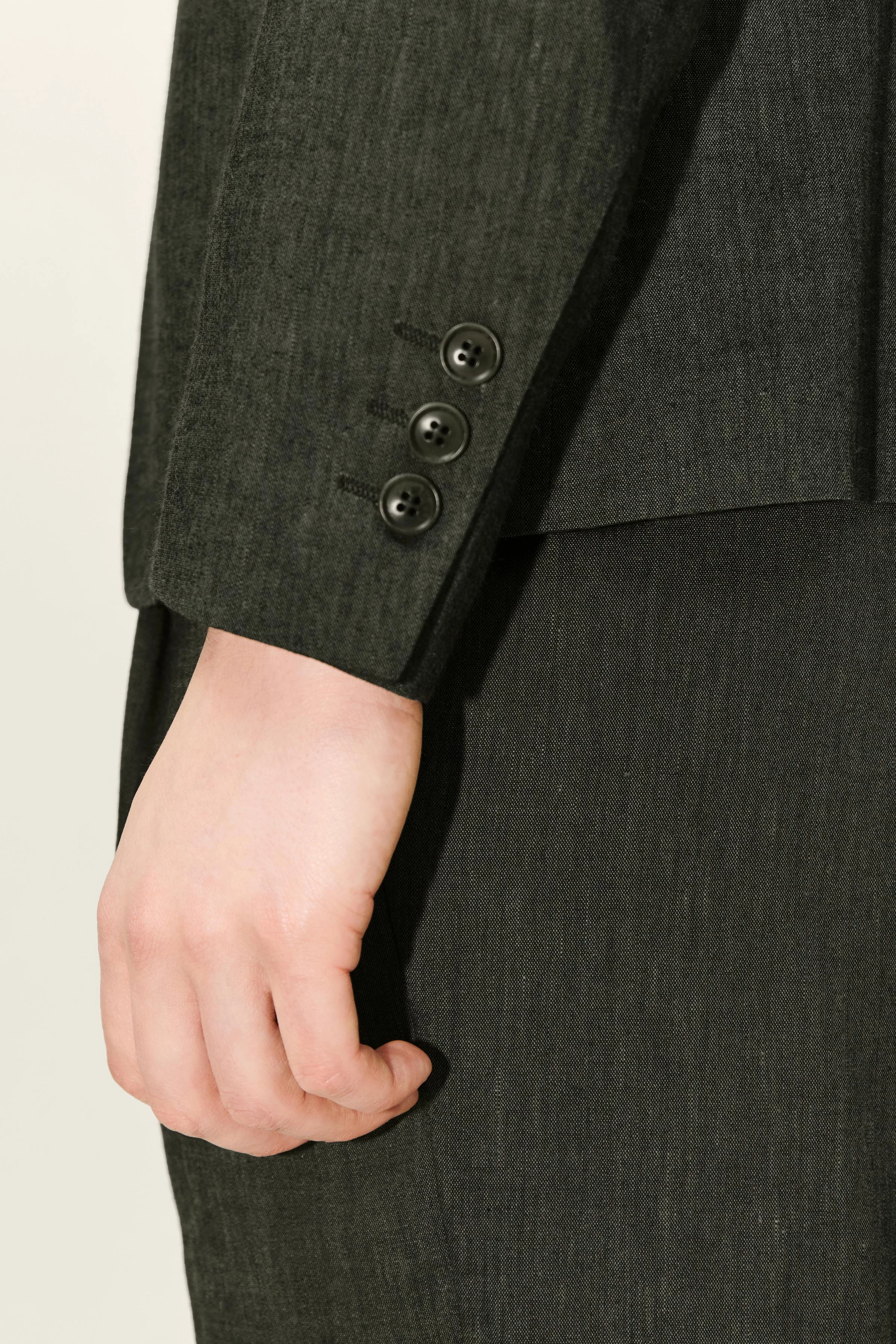 HORLEY - Slim Fit Sakko mit fallendem Revers in Leinen-Mix - Herren - grün - Detailansicht am Model