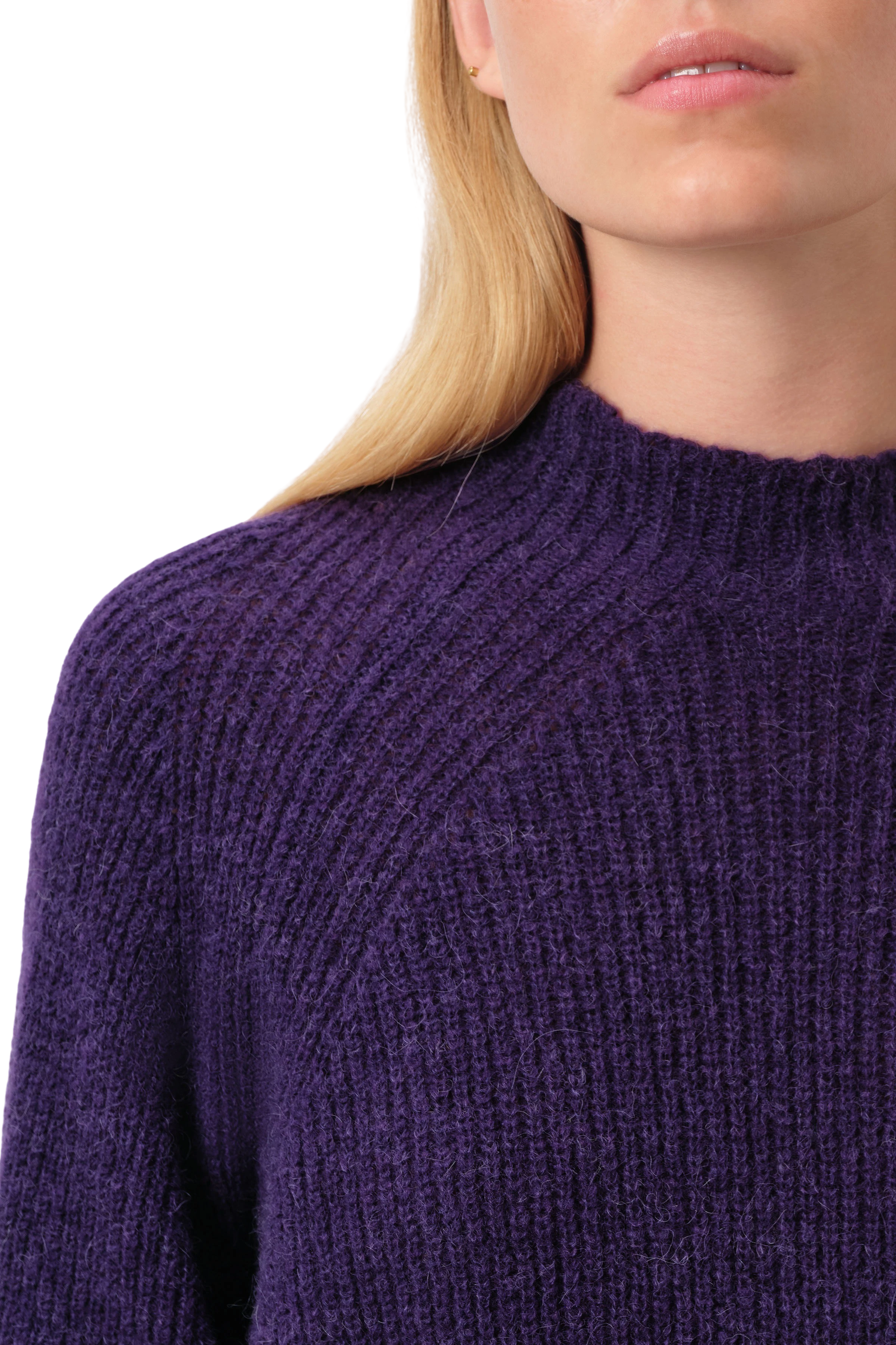 IONYA - Sweater with mini turtle neck in alpaca wool mix - women - purple - Seitenansicht