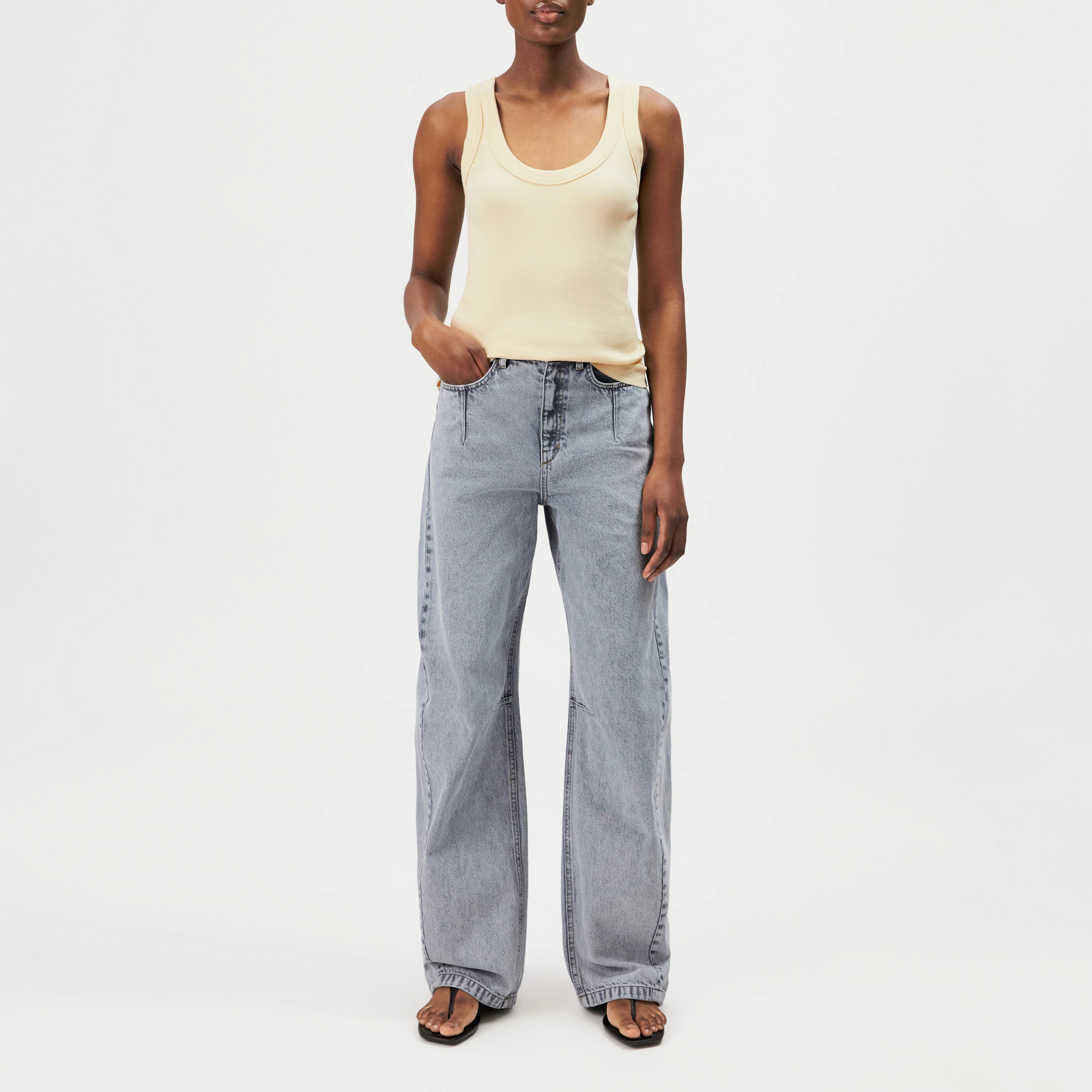 TAVIRA - Ribbed tank top with feminine round neckline - women - yellow - Ganzkörper-Frontansicht