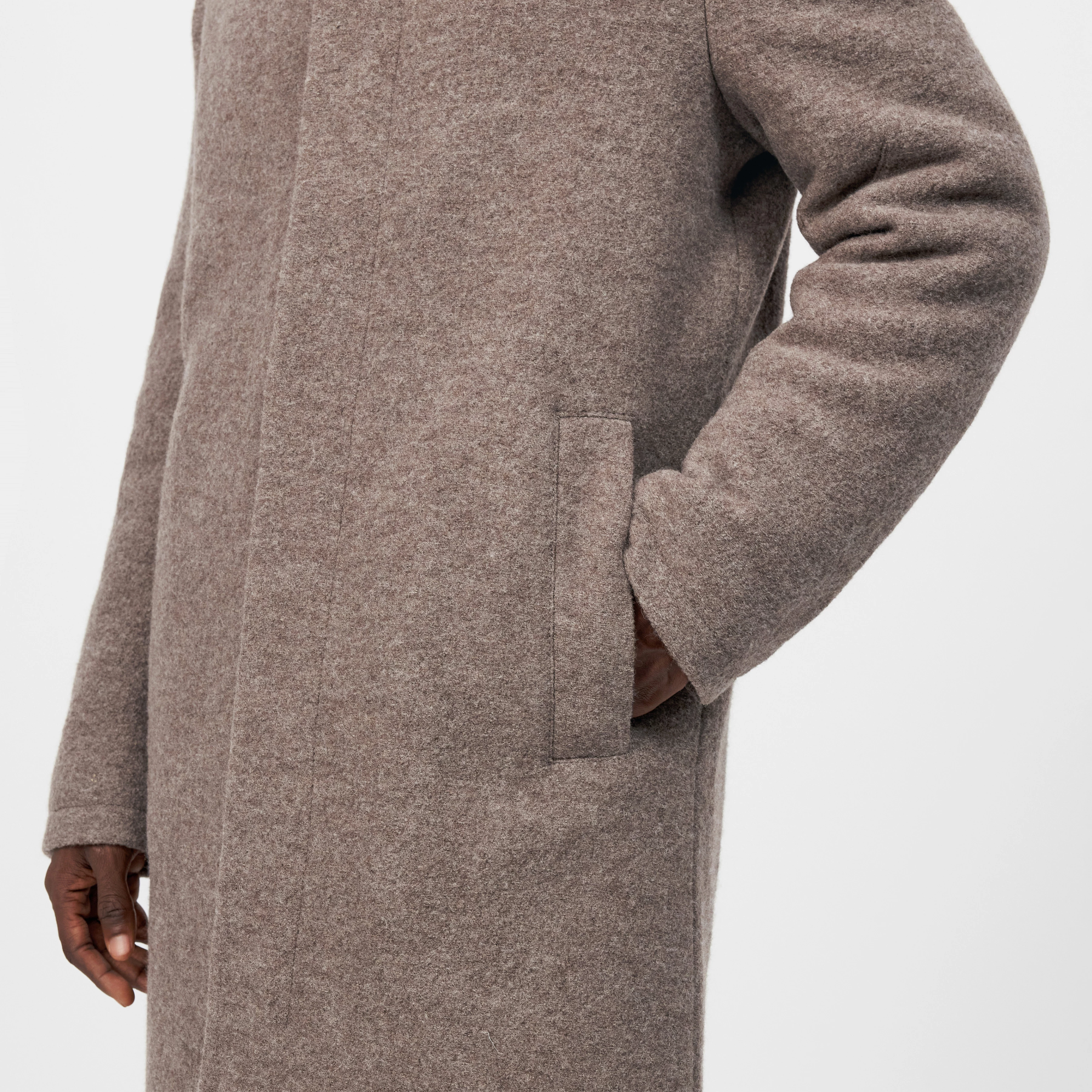 NAUKANO - Wool coat with hood - men - brown - Detailansicht am Model