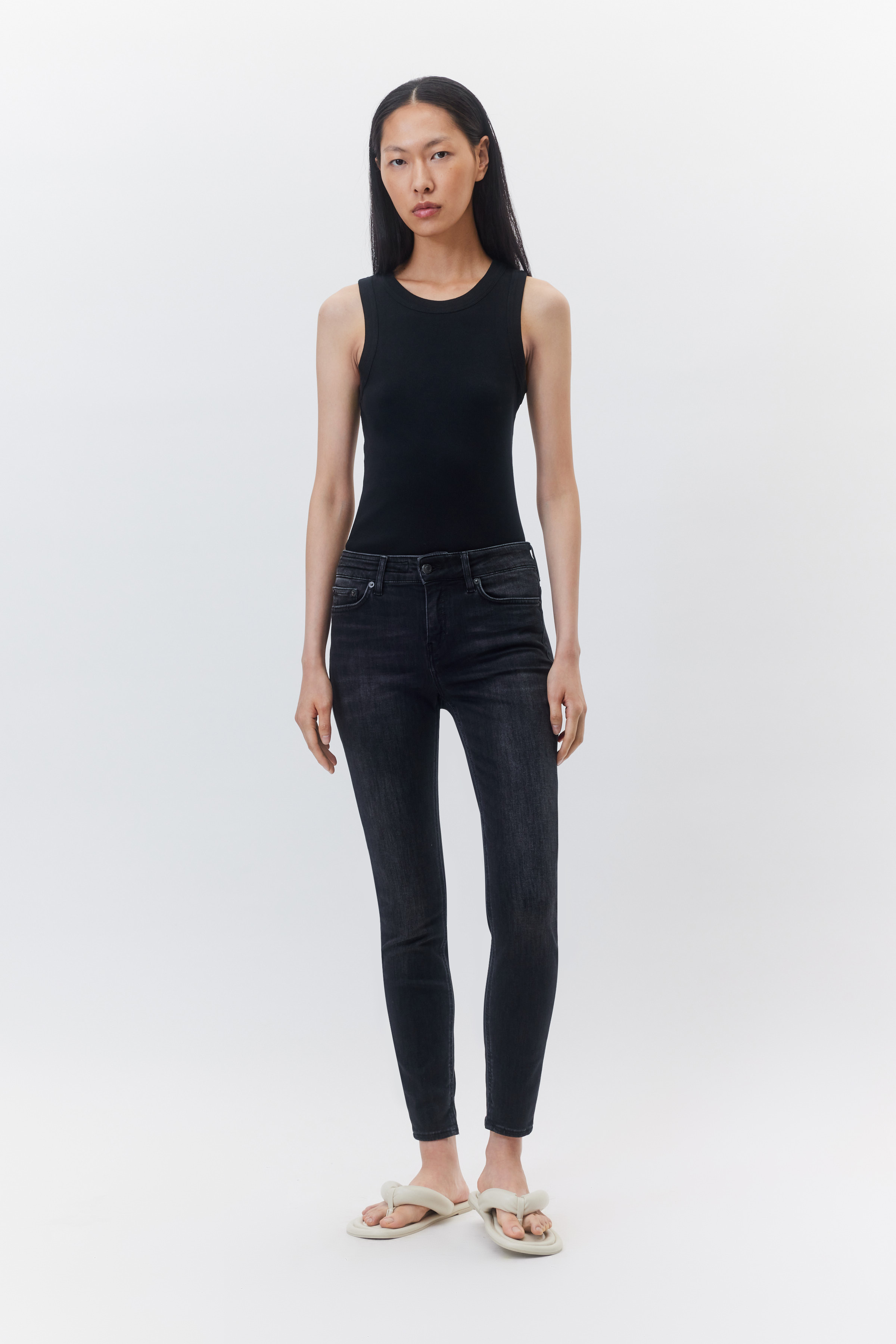 Low-waist Skinny Jeans in black Denim