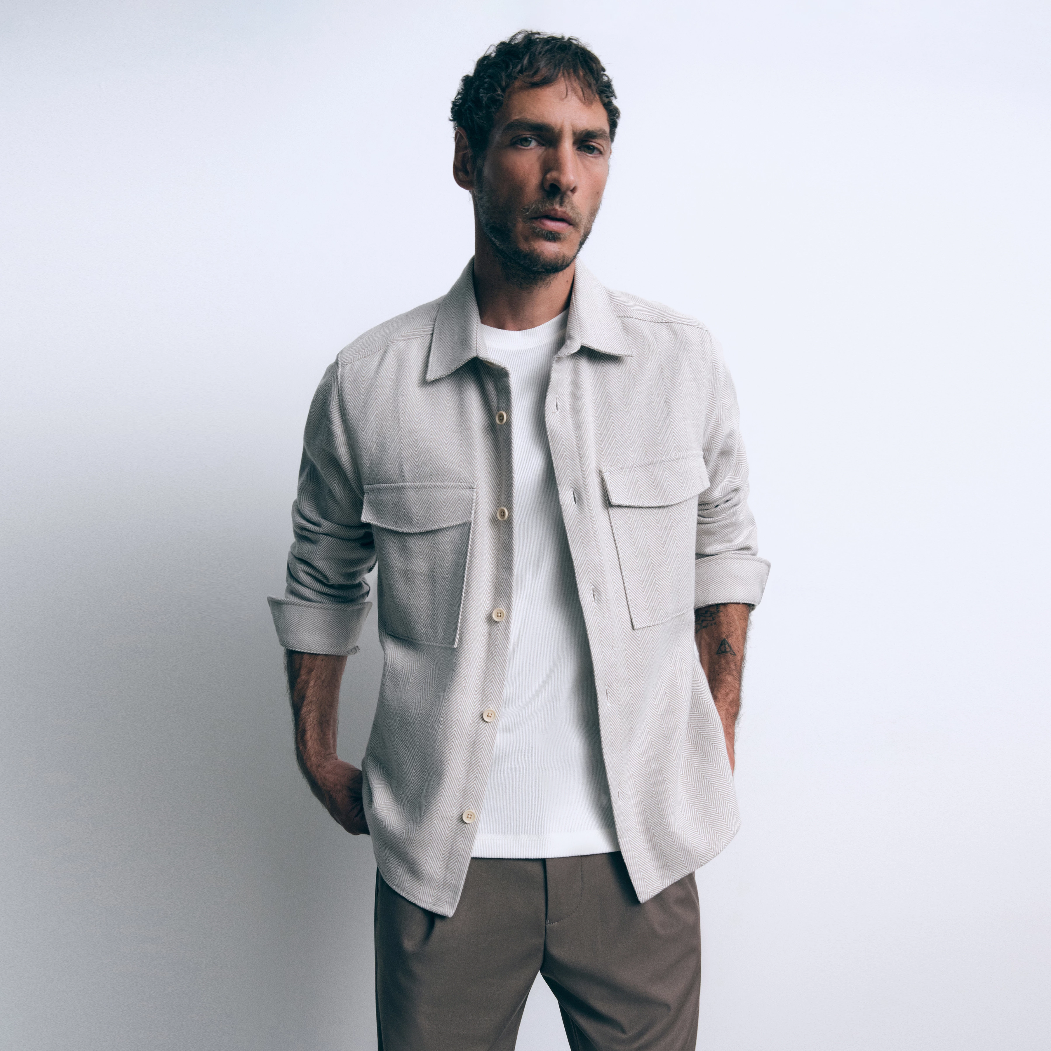 GUNRAY - Relaxed Fit Overshirt in Herringbone - Herren - beige