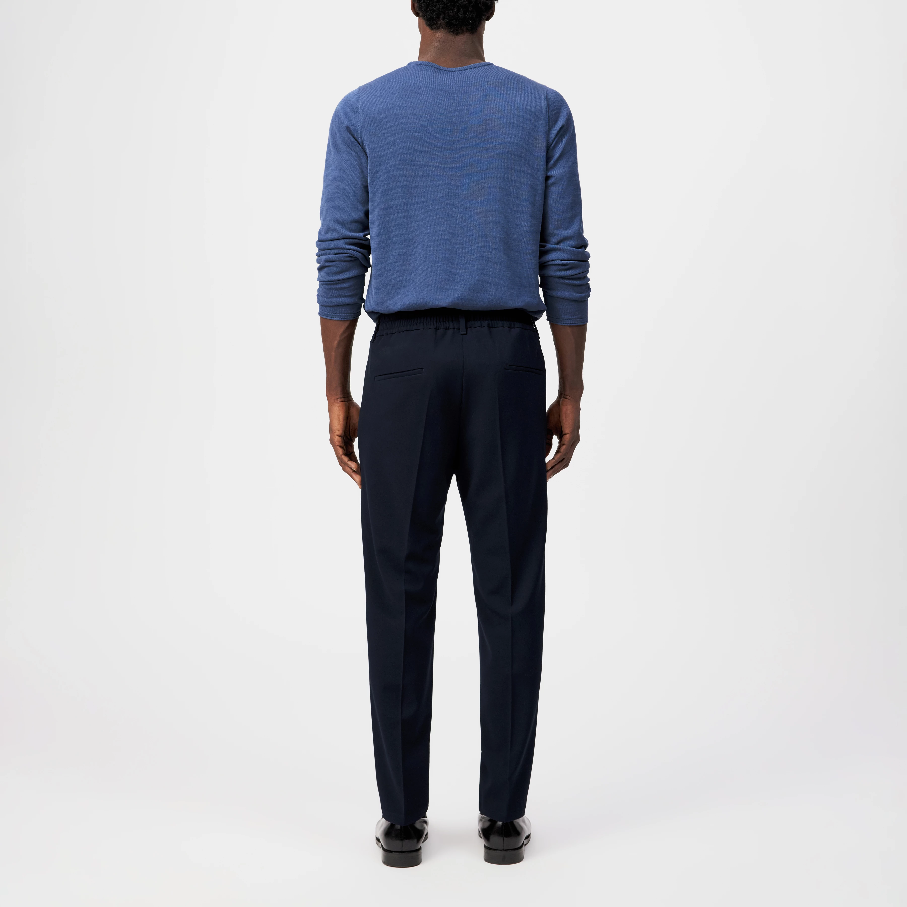CHASY - Casual trousers with pleats in gabardine - men - blue - Rückansicht
