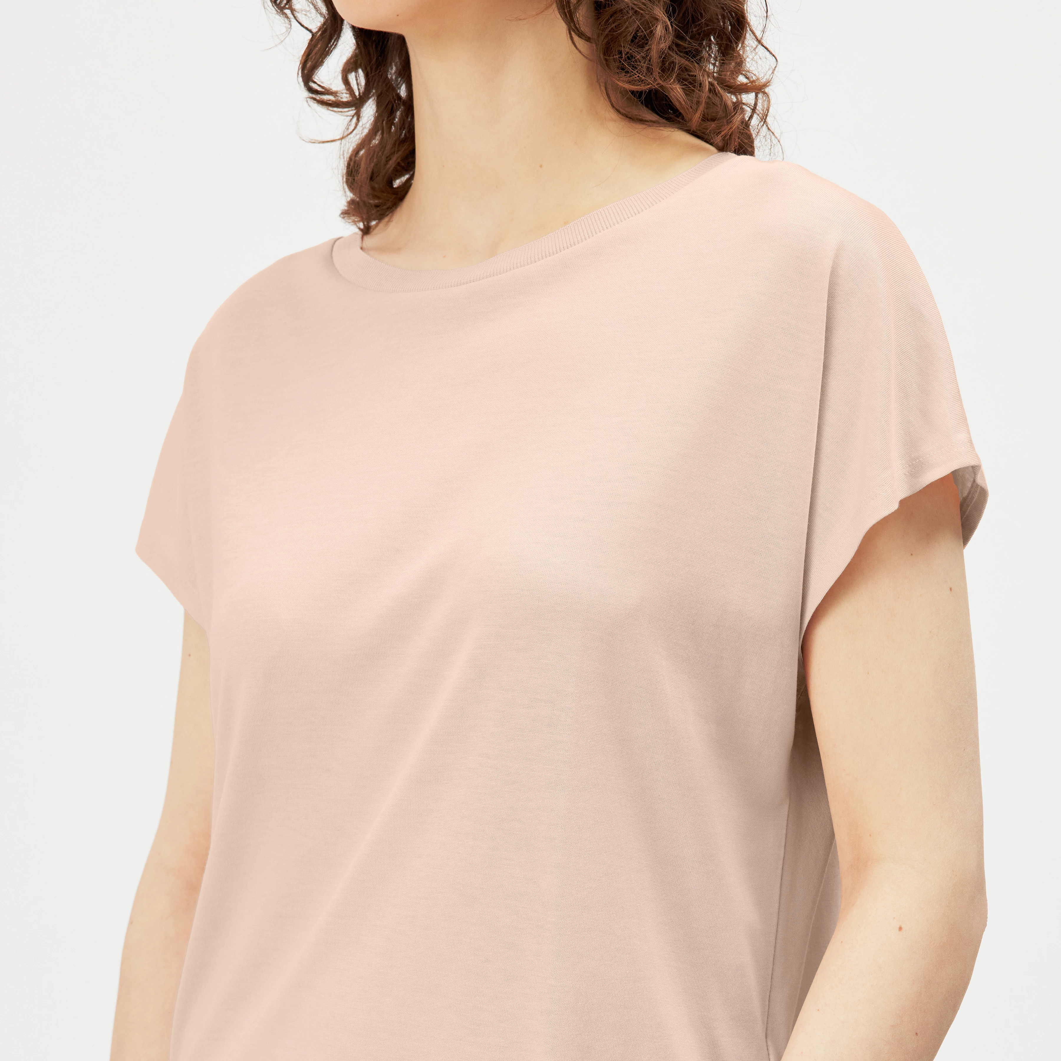 VANOPE - T-shirt in lyocell-cotton fine knit look - women - orange - Detailansicht am Model