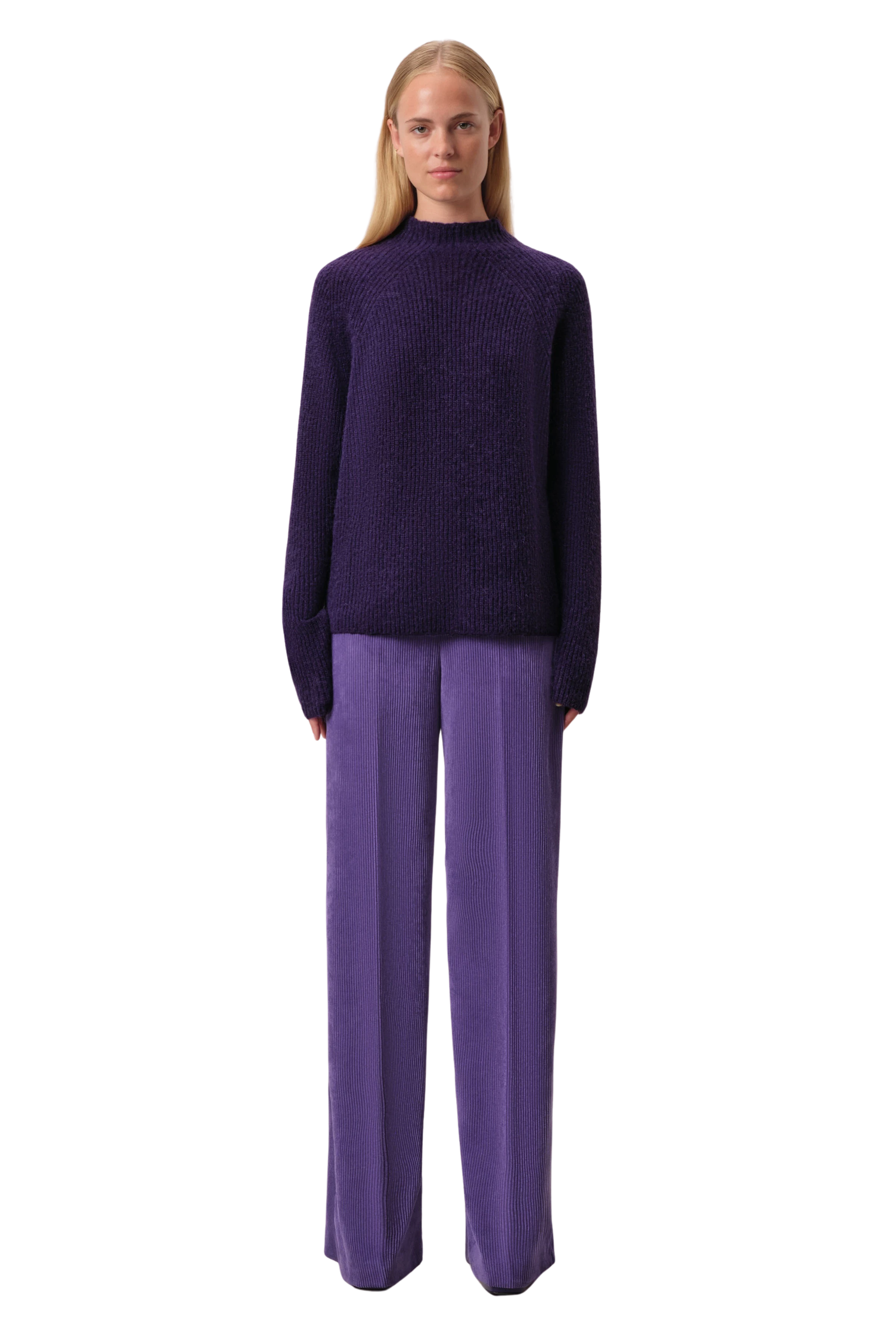 IONYA - Sweater with mini turtle neck in alpaca wool mix - women - purple - Ganzkörper-Frontansicht
