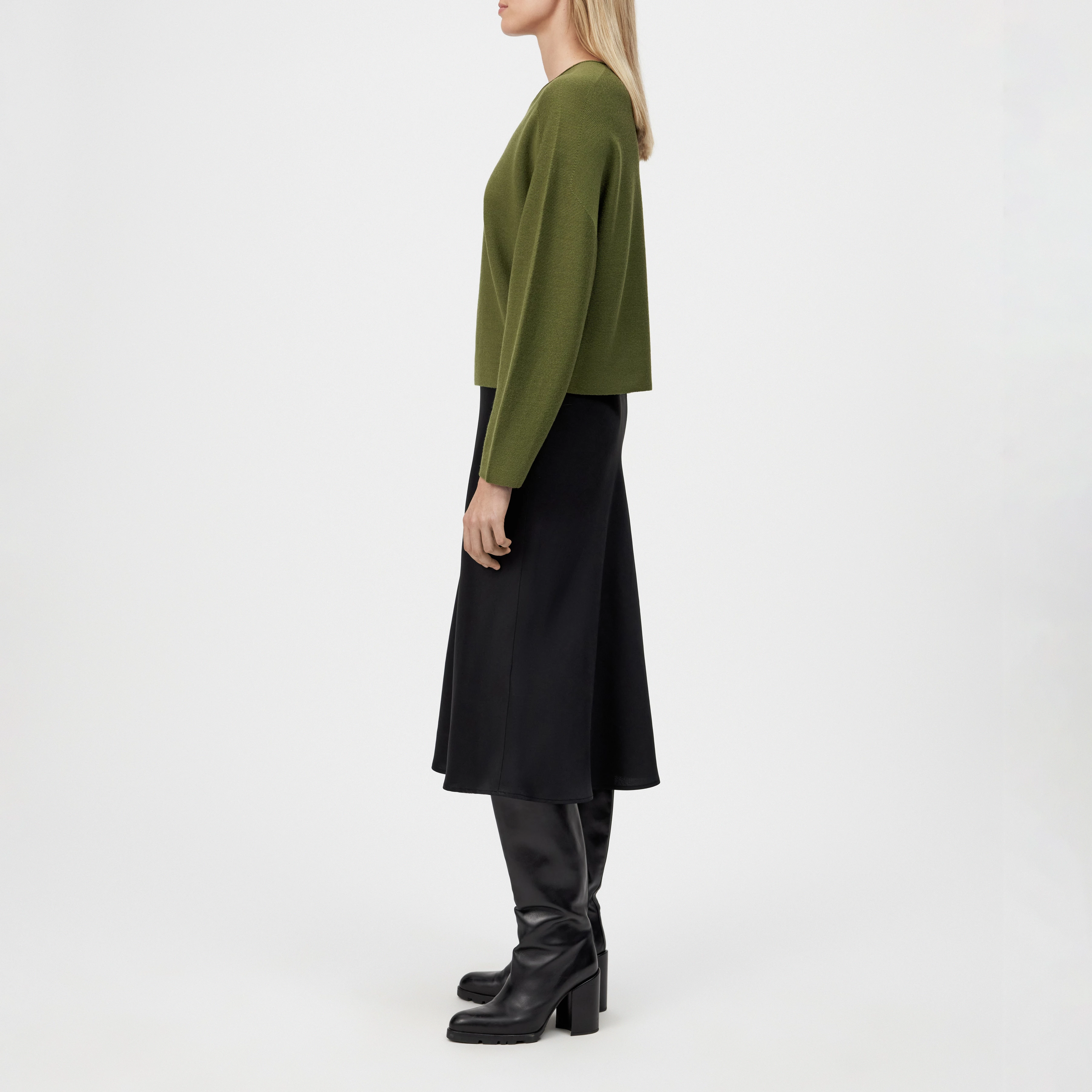 MEAMI - Vekürzter Egg-Shape Pullover in 100% Merinowolle - Damen - grün - Seitenansicht