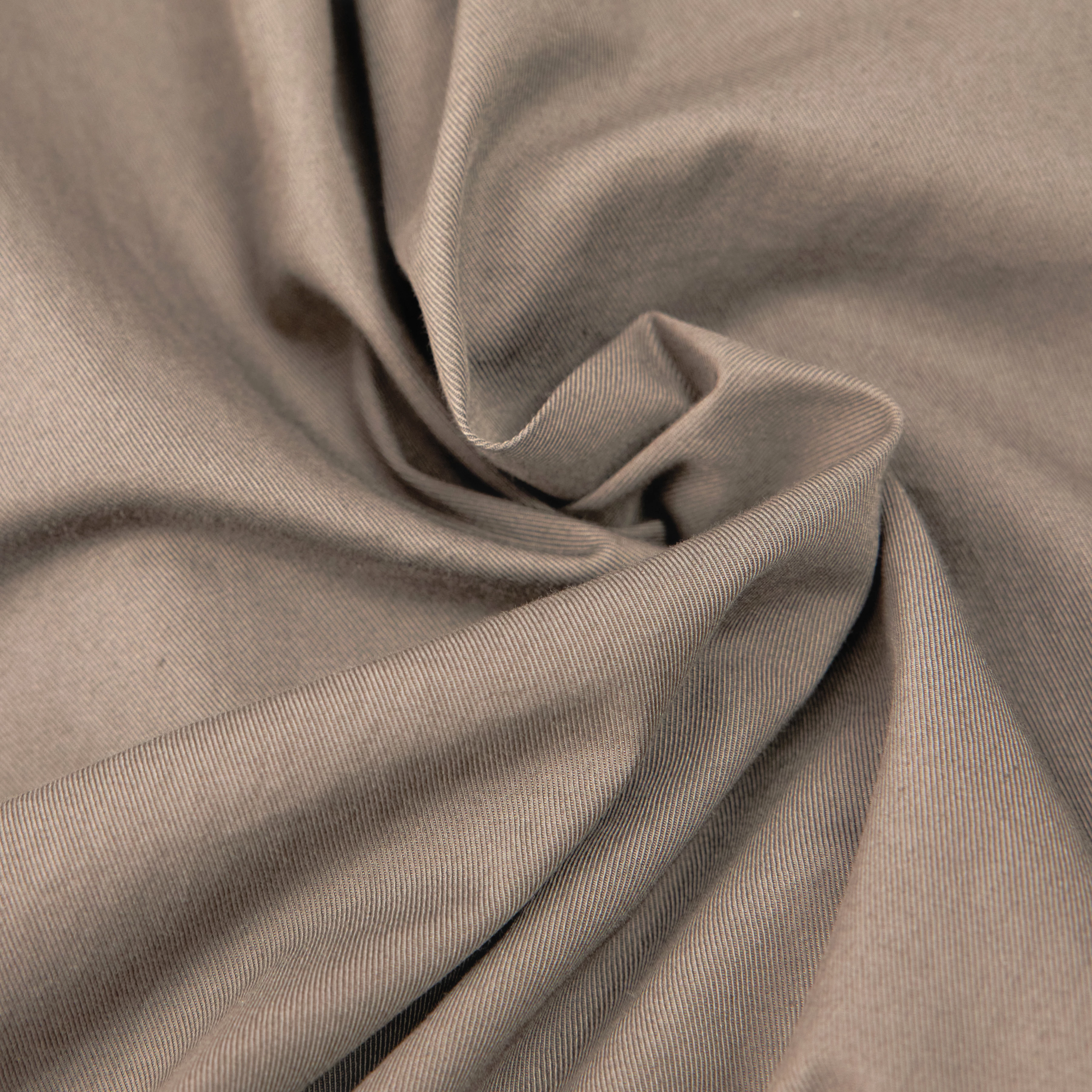 MARYKO - Tailored cotton-twill trousers - men - brown - Materialbild (B2C)