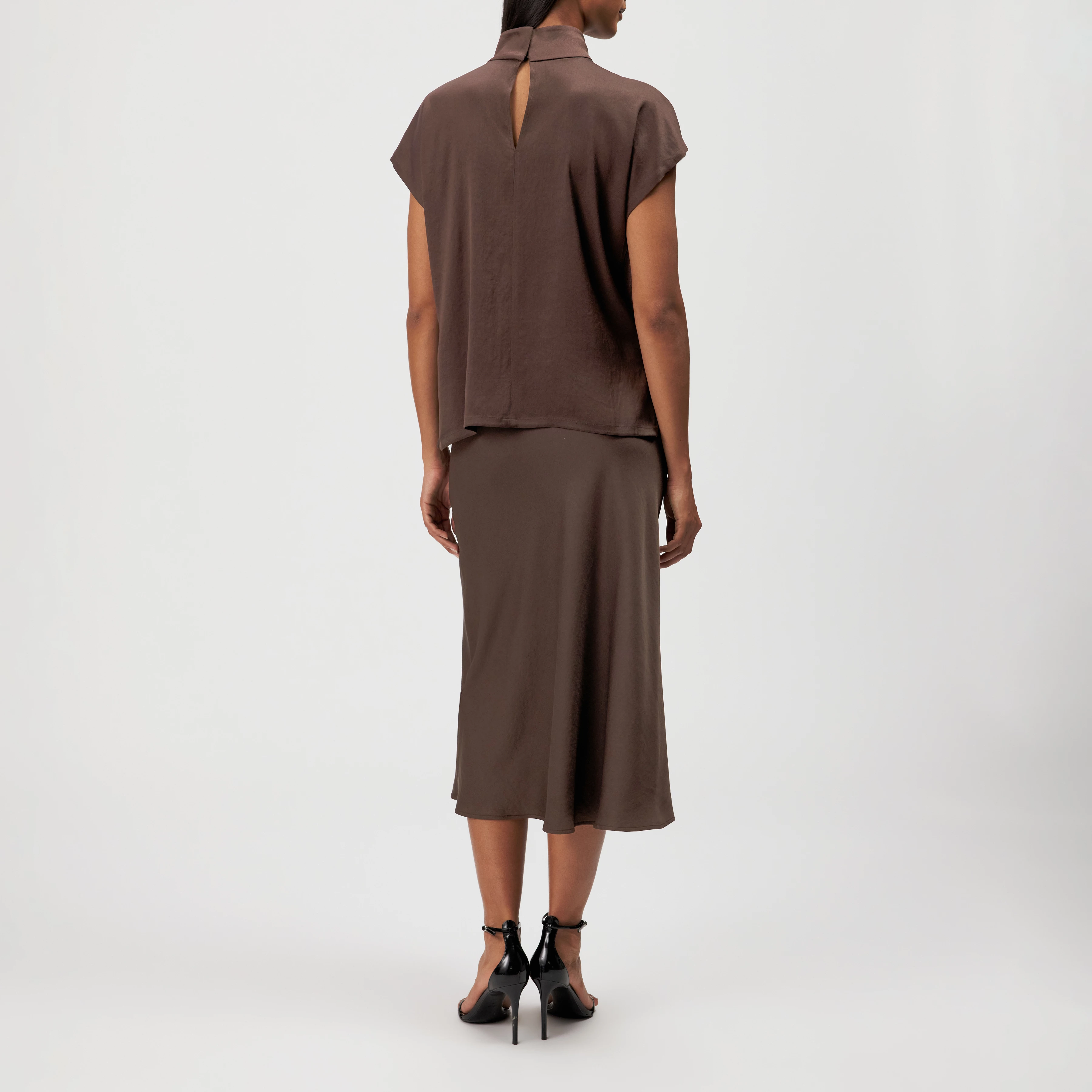 ALARIA_1 - Shirt blouse with stand-up collar in satin - women - brown - Rückansicht