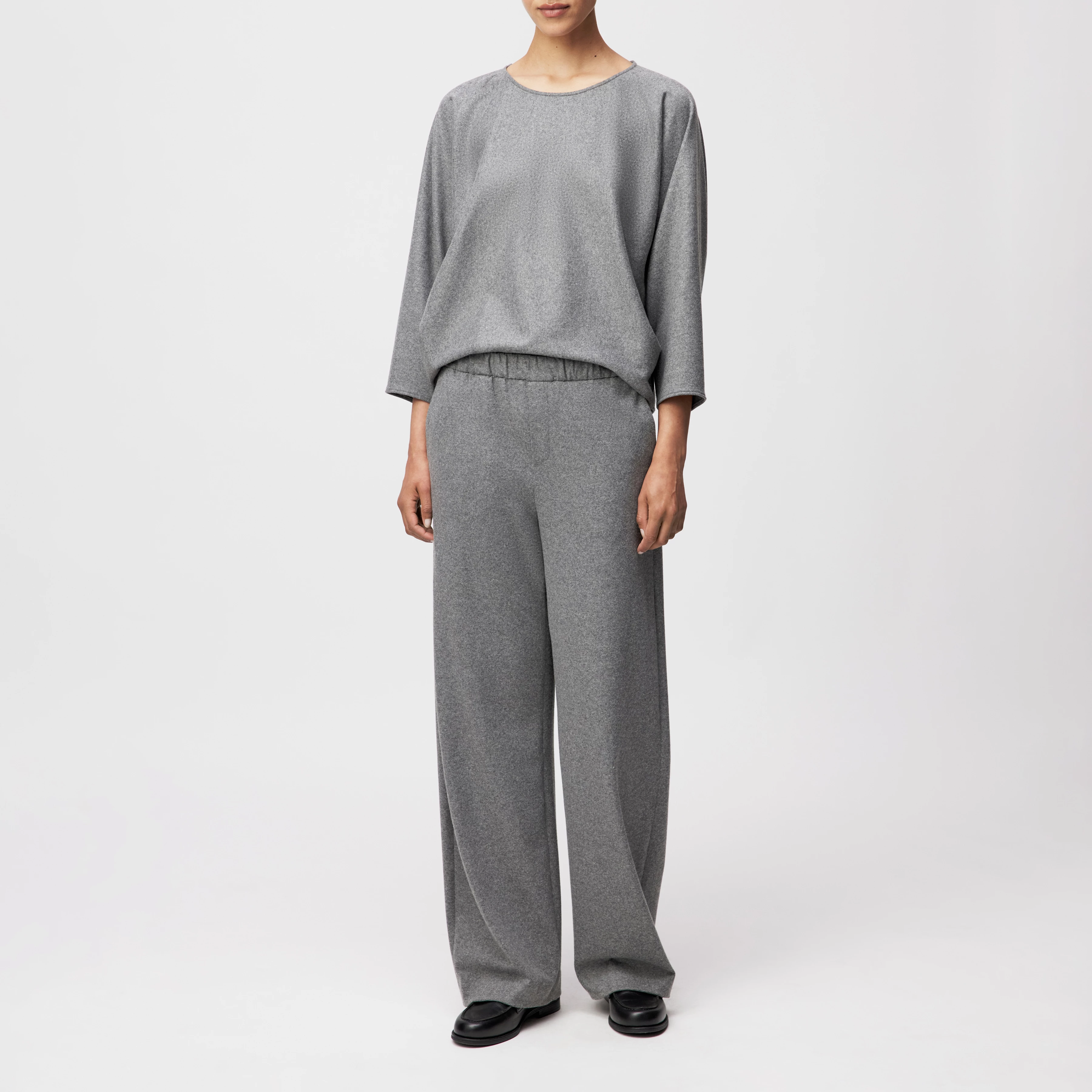 CONSIDER - Schlupfhose mit Barrel-Leg in Jersey Woll-Mix - Damen - grau - Ganzkörper-Frontansicht