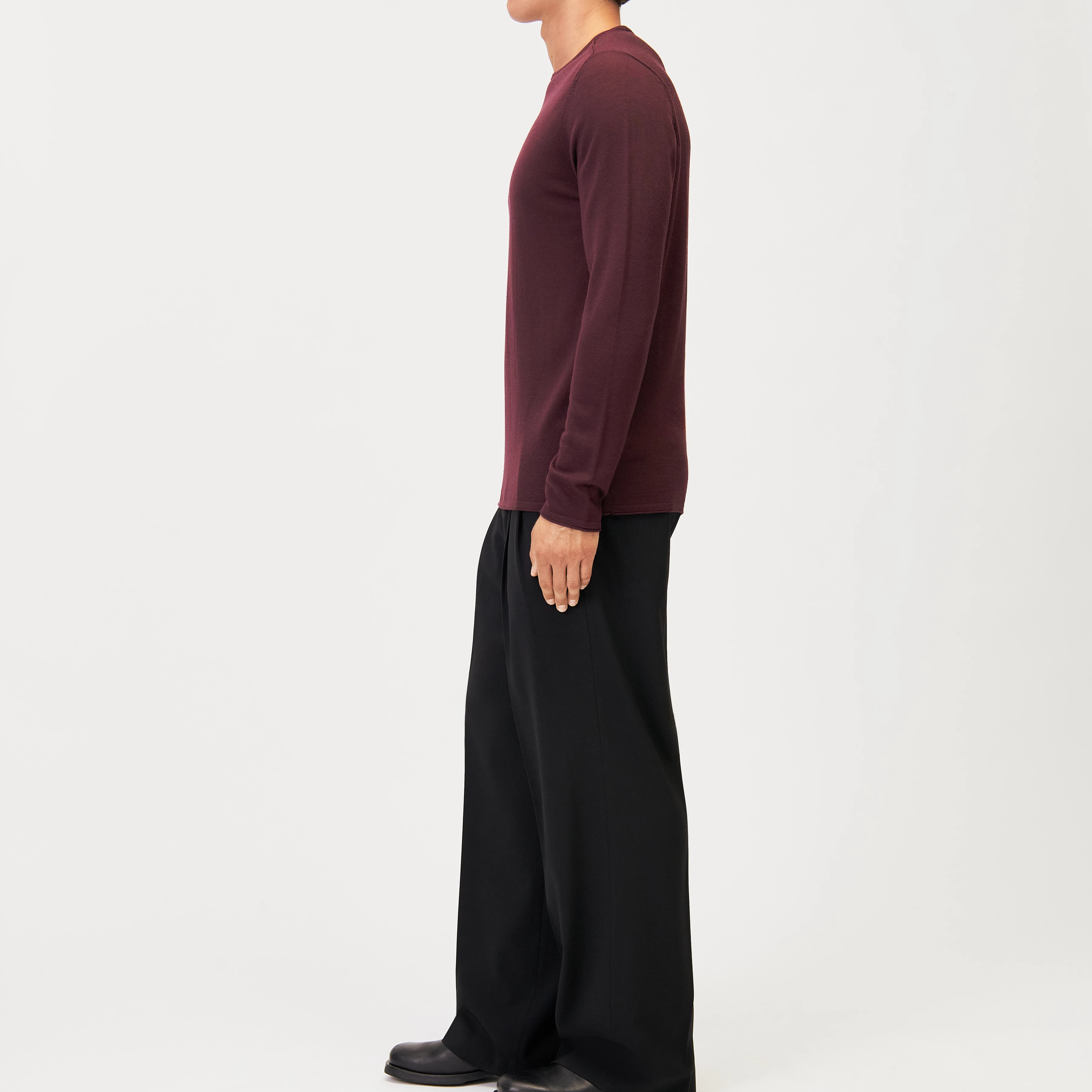 RIKONO - Fine merino wool knitted jumper - men - red - Seitenansicht