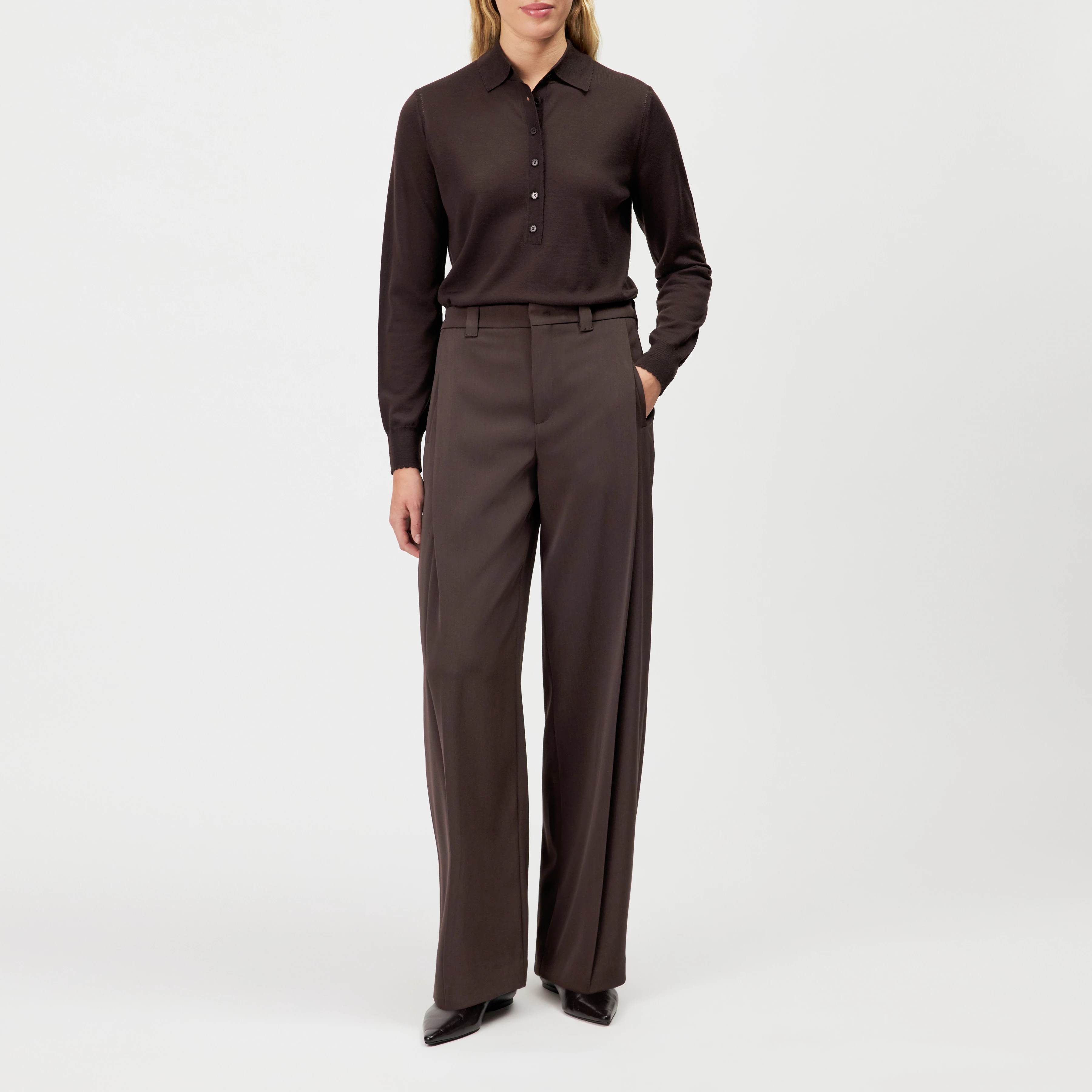 MYNERVA - Pure wool knit polo shirt - women - brown - Ganzkörper-Frontansicht