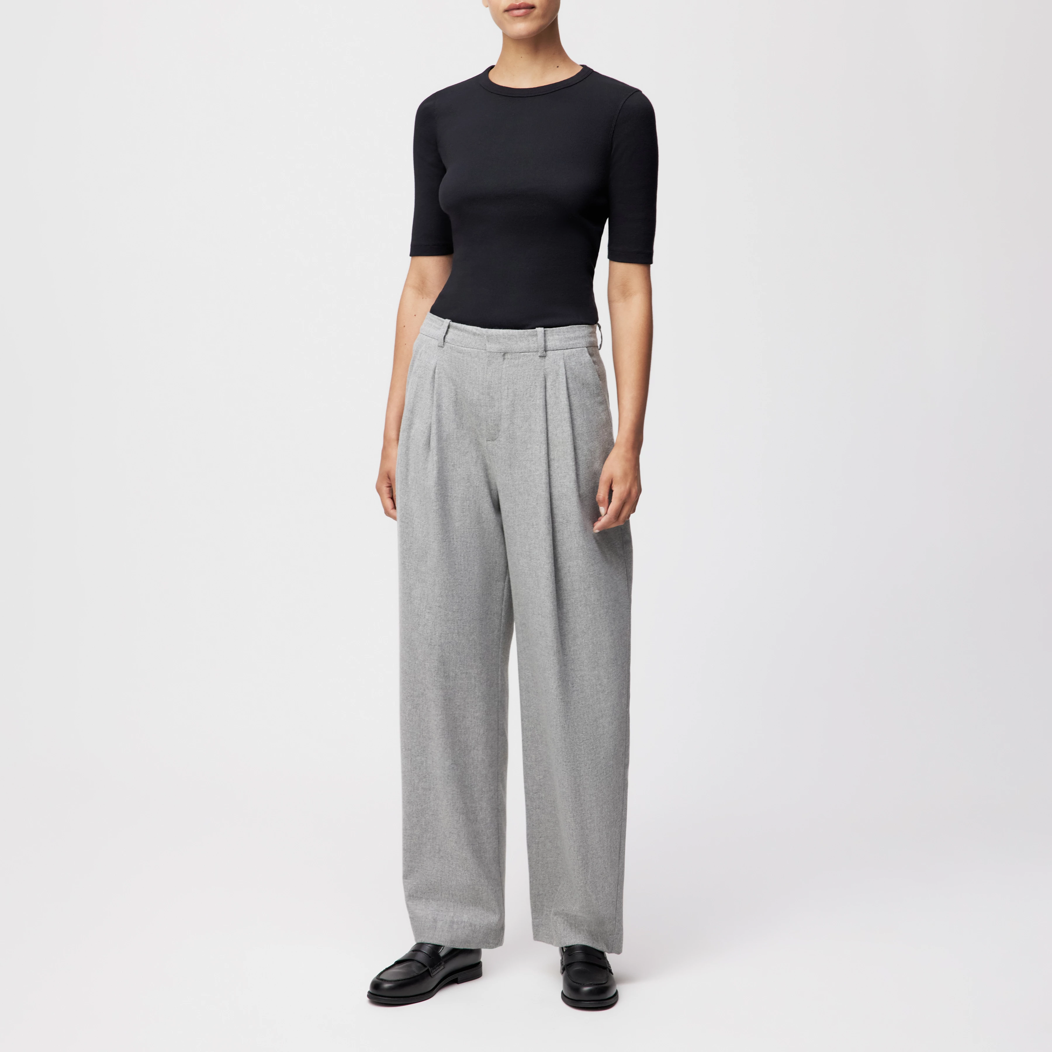 INK - Casual pleated trousers in flannel - women - grey - Ganzkörper-Frontansicht