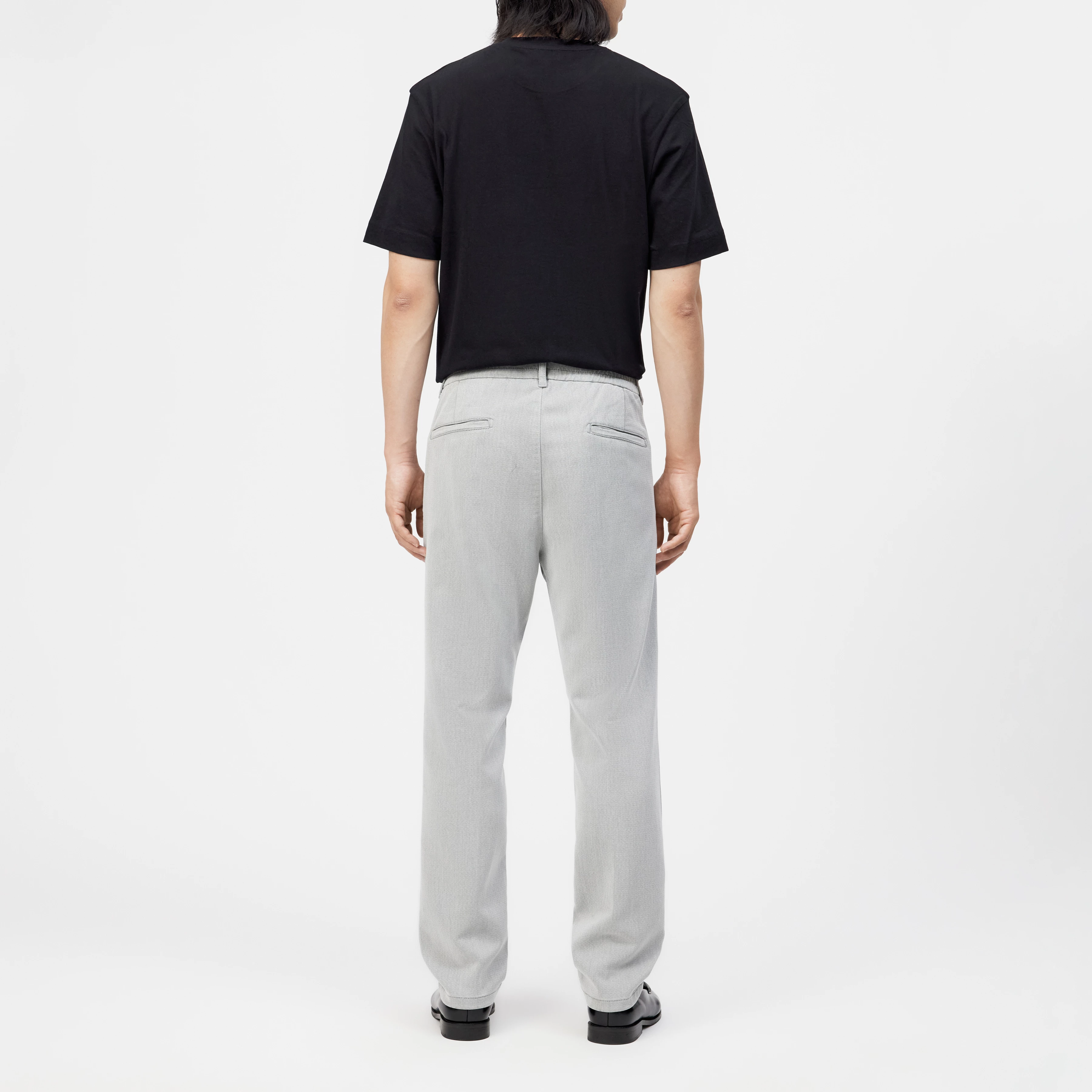 CHASY_RGLR - Casual trousers with pleats in a lyocell-cotton blend - men - off white - Rückansicht