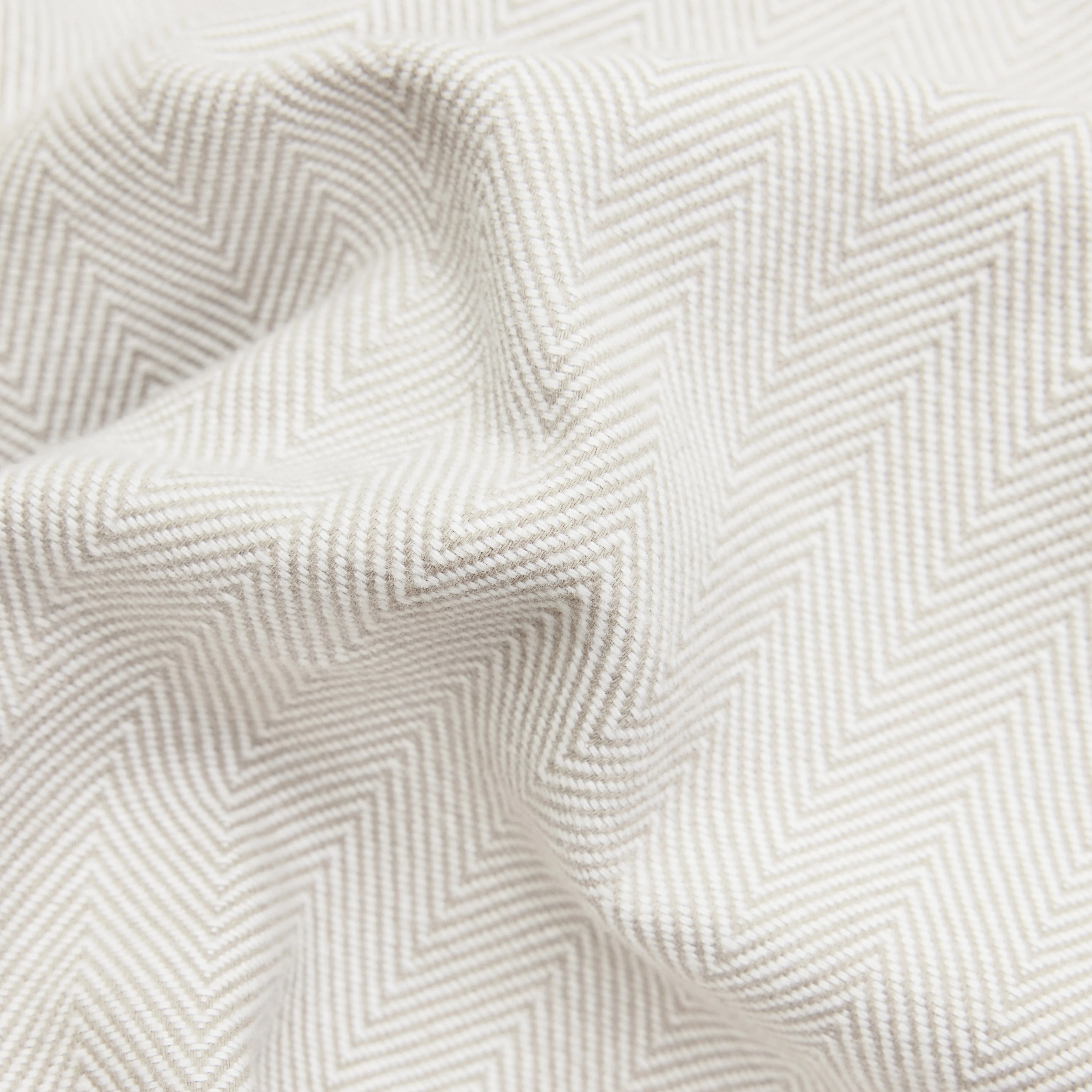 GUNRAY - Relaxed Fit Overshirt in Herringbone - Herren - beige - Materialbild (B2C)