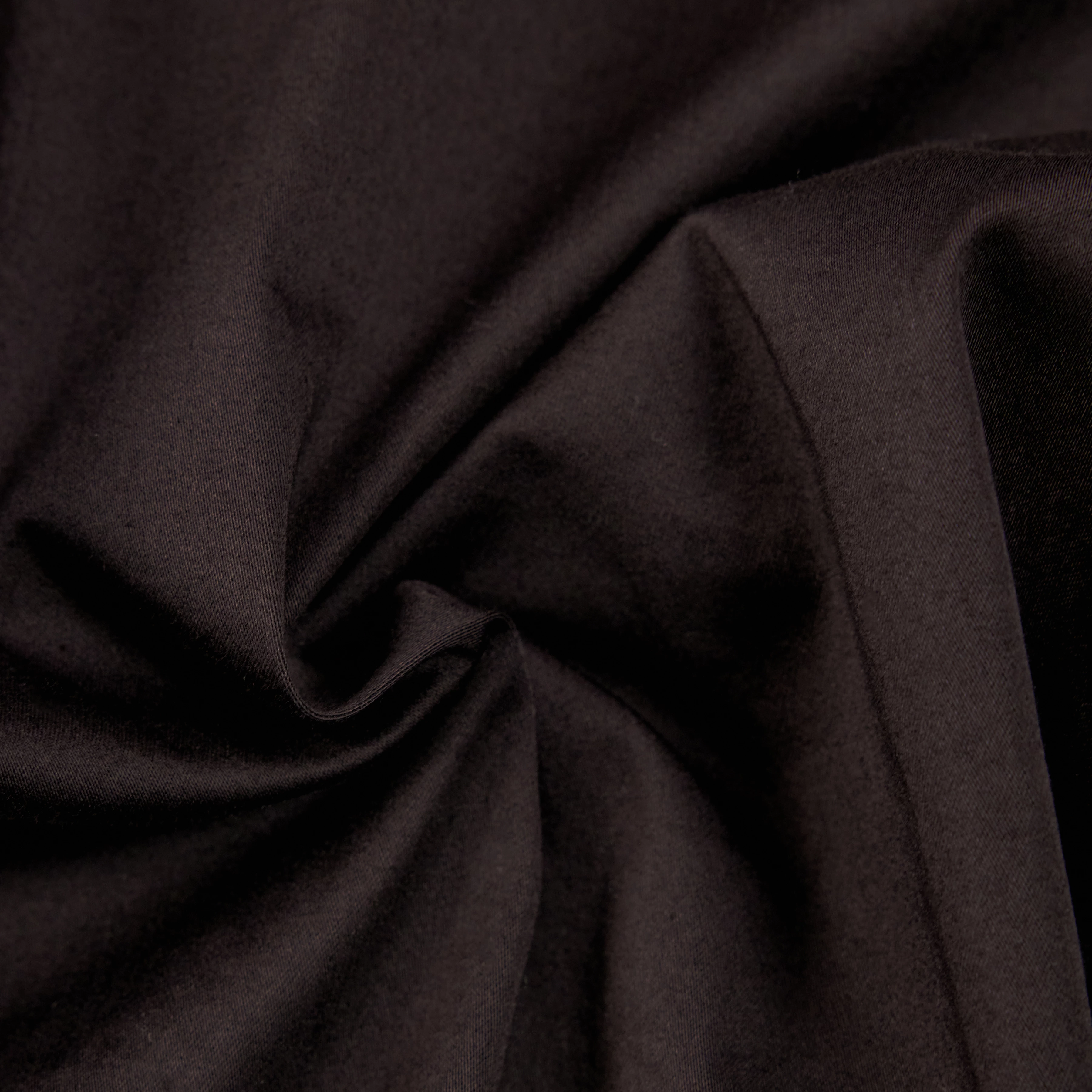AJEND - Ready-made trousers in cotton gabardine - men - brown - Materialbild (B2C)