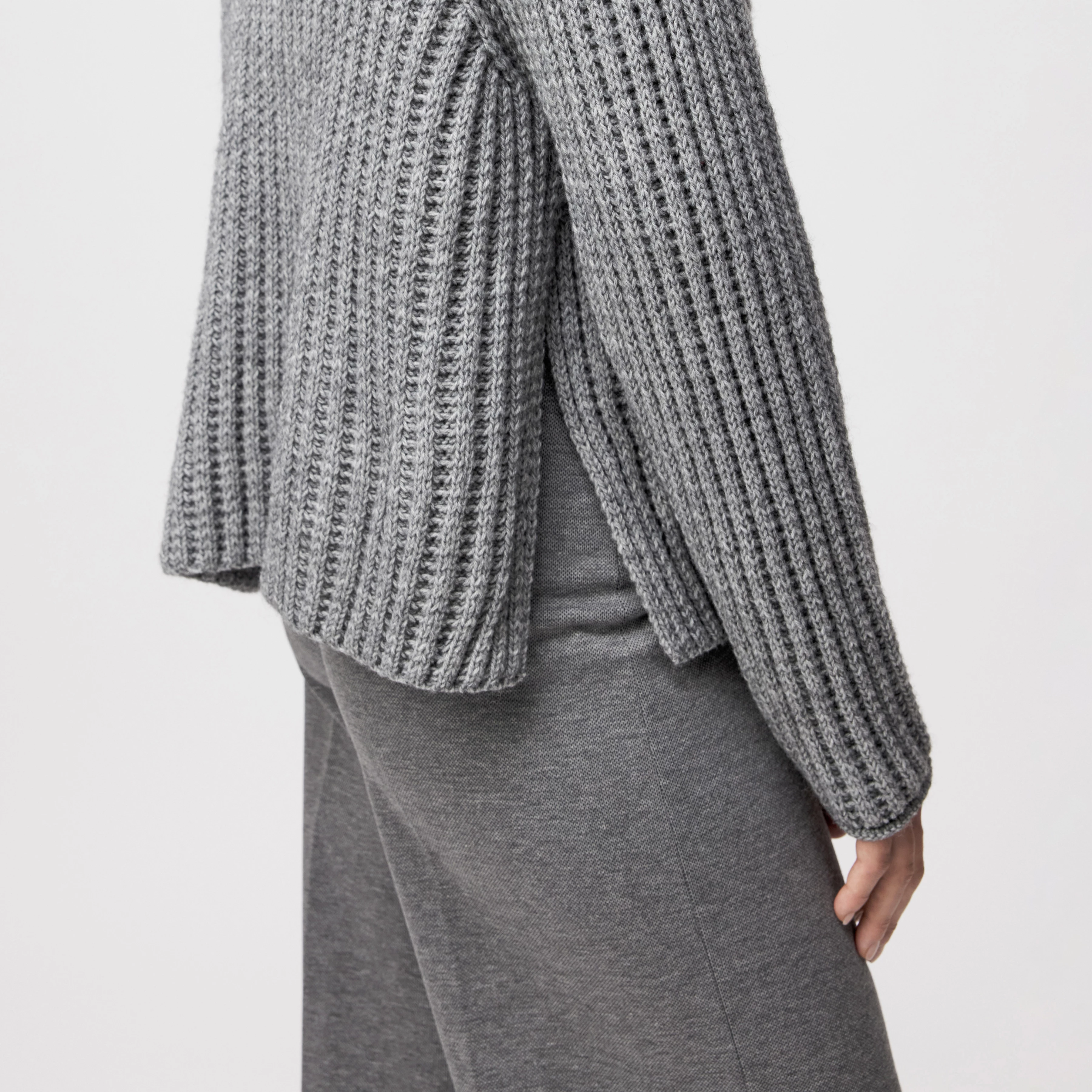 VARISA - Turtleneck jumper in wool and alpaca blend - women - grey - Detailansicht am Model