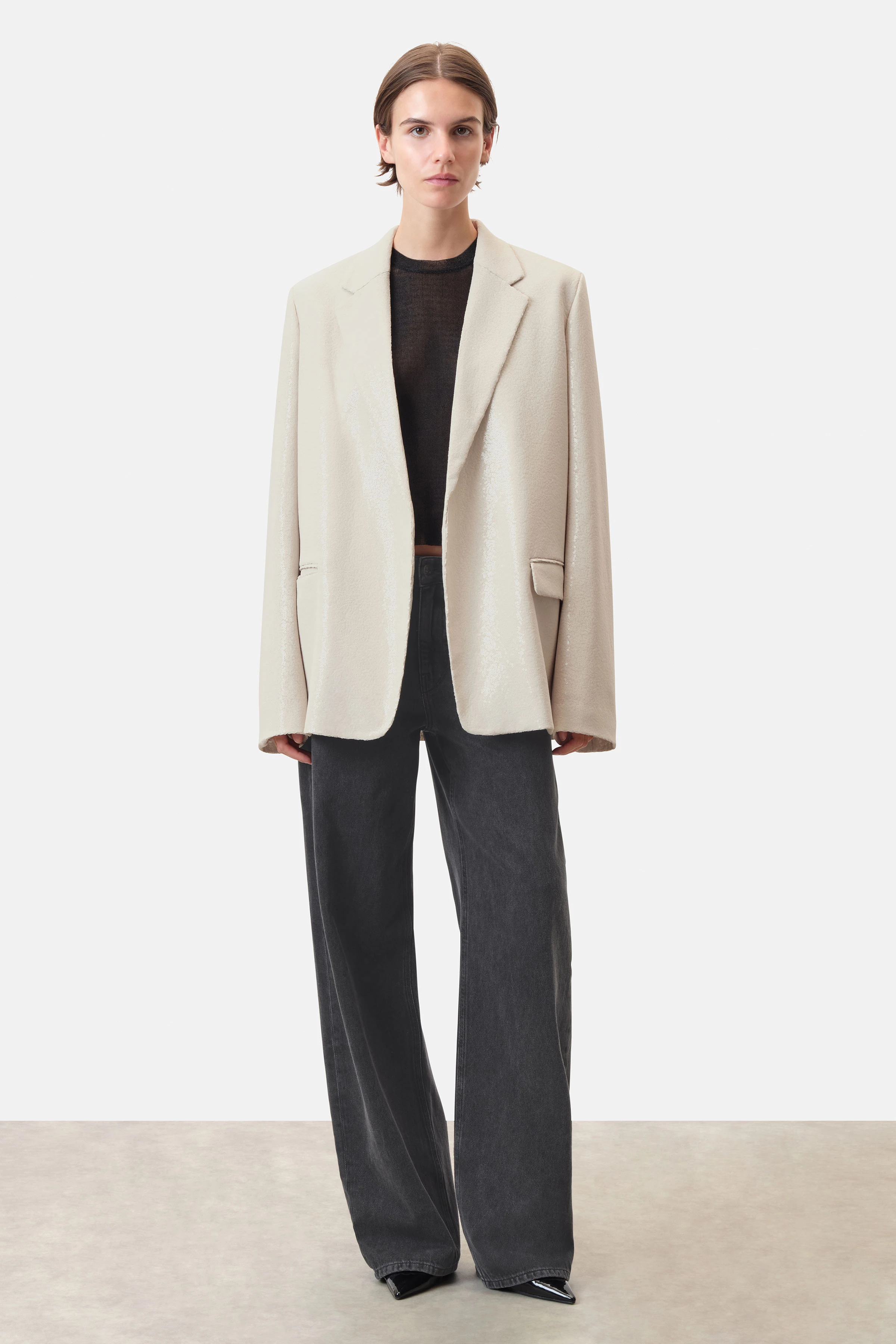 IDBURY - Verschlussloser Boyfriend-Blazer in Chiffon - Damen - beige - Ganzkörper-Frontansicht