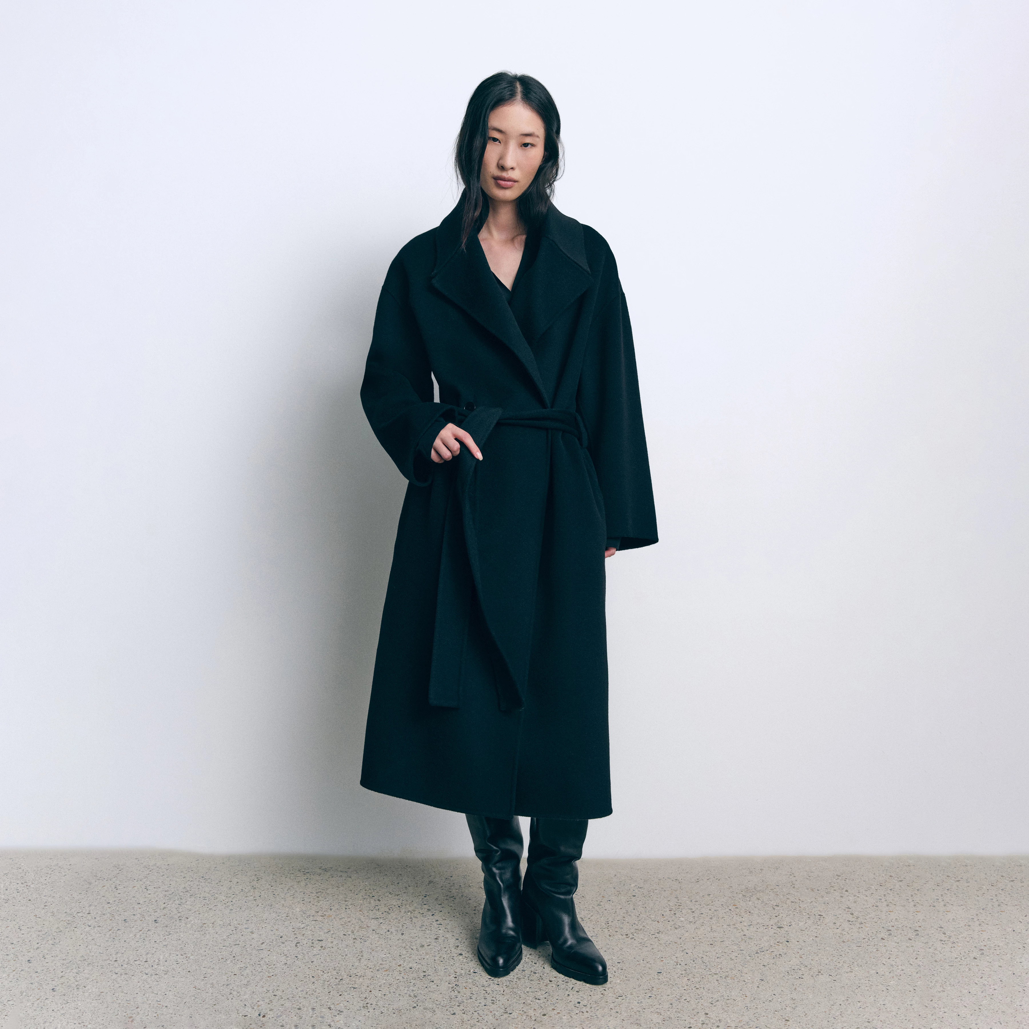 BUDBY_2 - Hüllenmantel mit Bindegürtel in Woll-Doubleface - Damen - schwarz