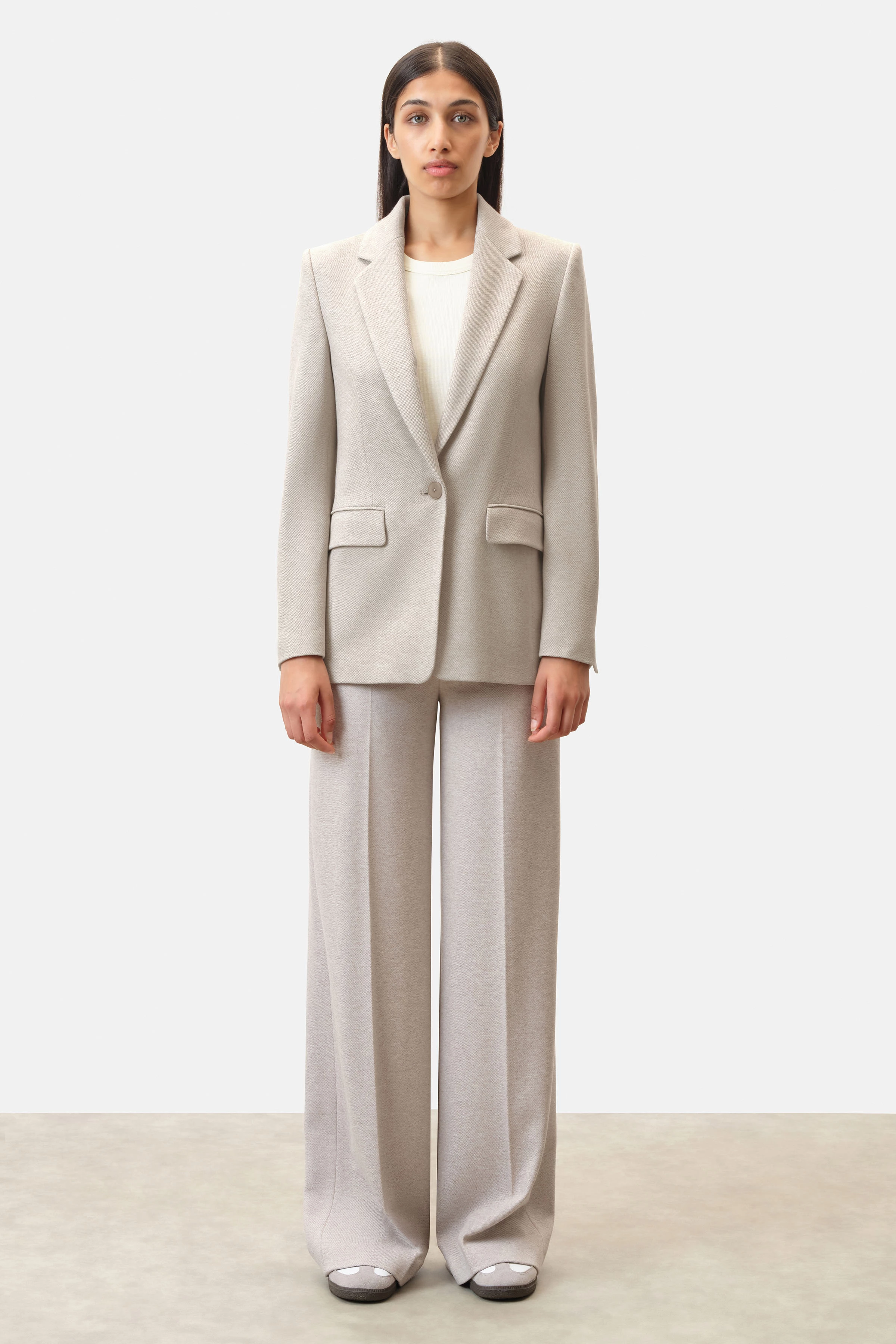 ATLIN_2 - Einknopf-Blazer in Jersey - Damen - beige - Ganzkörper-Frontansicht