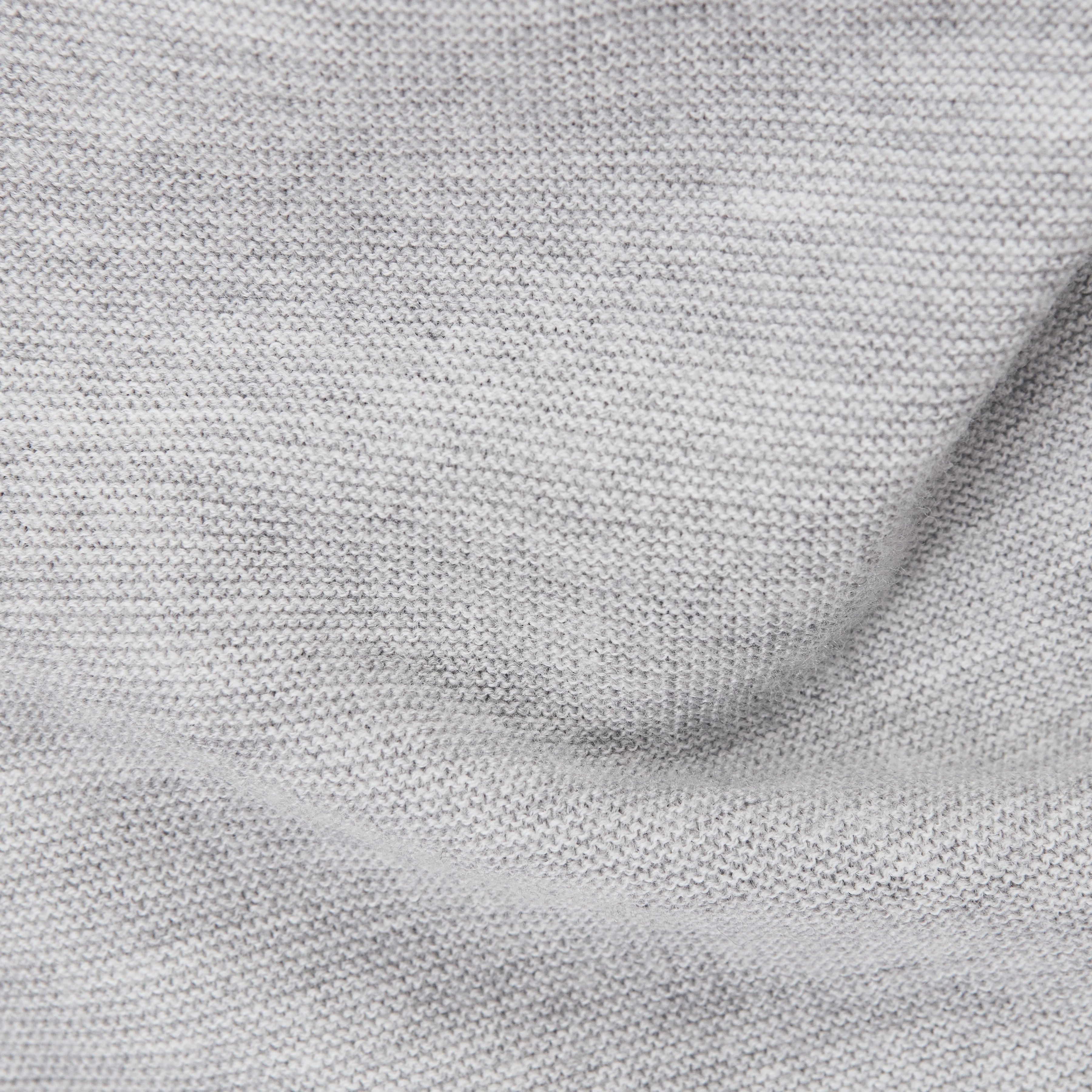 LIORA - Egg-shape turtleneck jumper in 100% merino wool - women - grey - Materialbild (B2C)