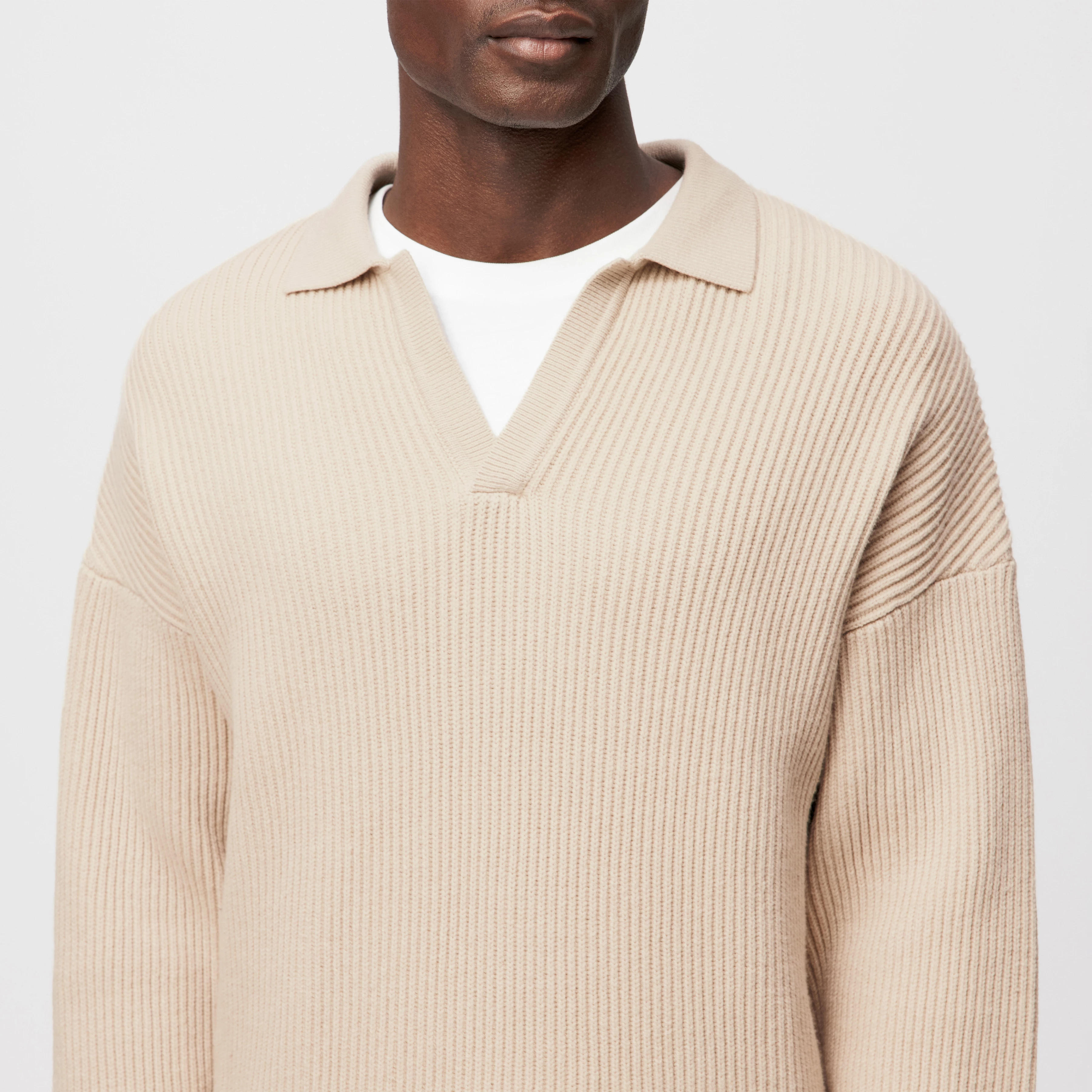 RUSTINO - Strickpullover mit Polokragen in Baumwoll-Mix - Herren - beige - Detailansicht am Model