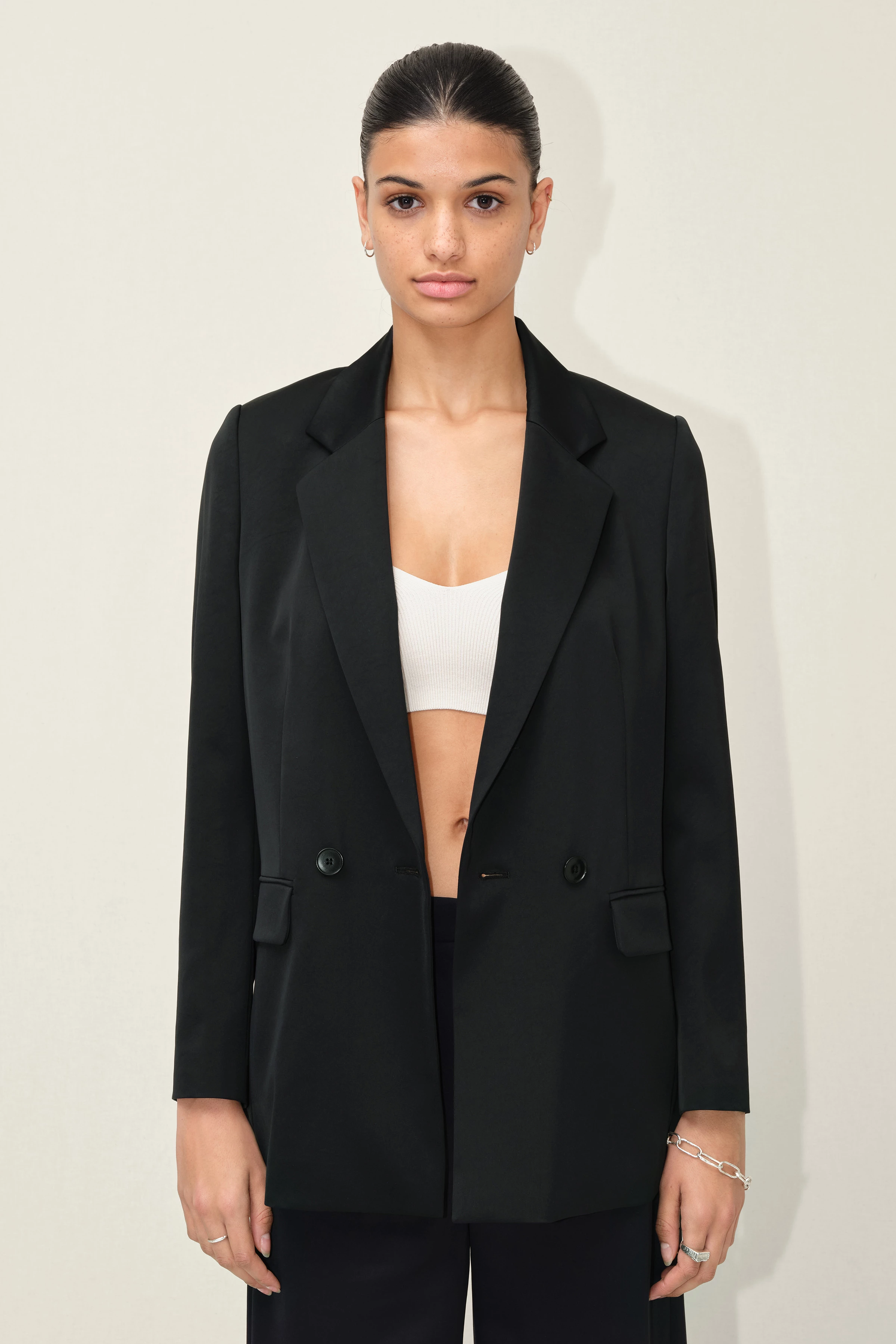 WARDLOW - Zweireihiger Blazer in Satin - Damen - schwarz - Frontansicht