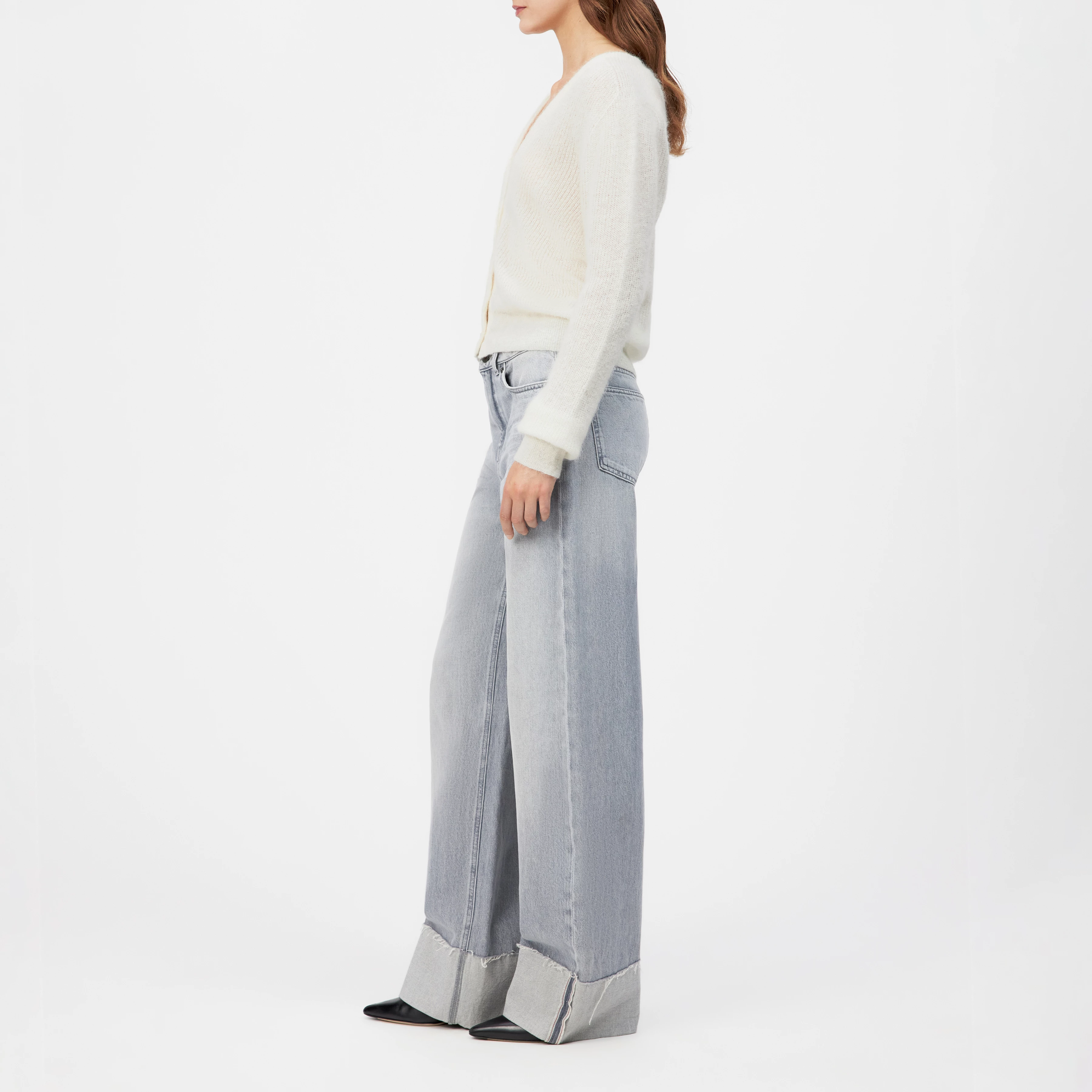 GERTIJA - Cardigan in luxurious Suri alpaca blend - women - off white - Ganzkörper-Frontansicht