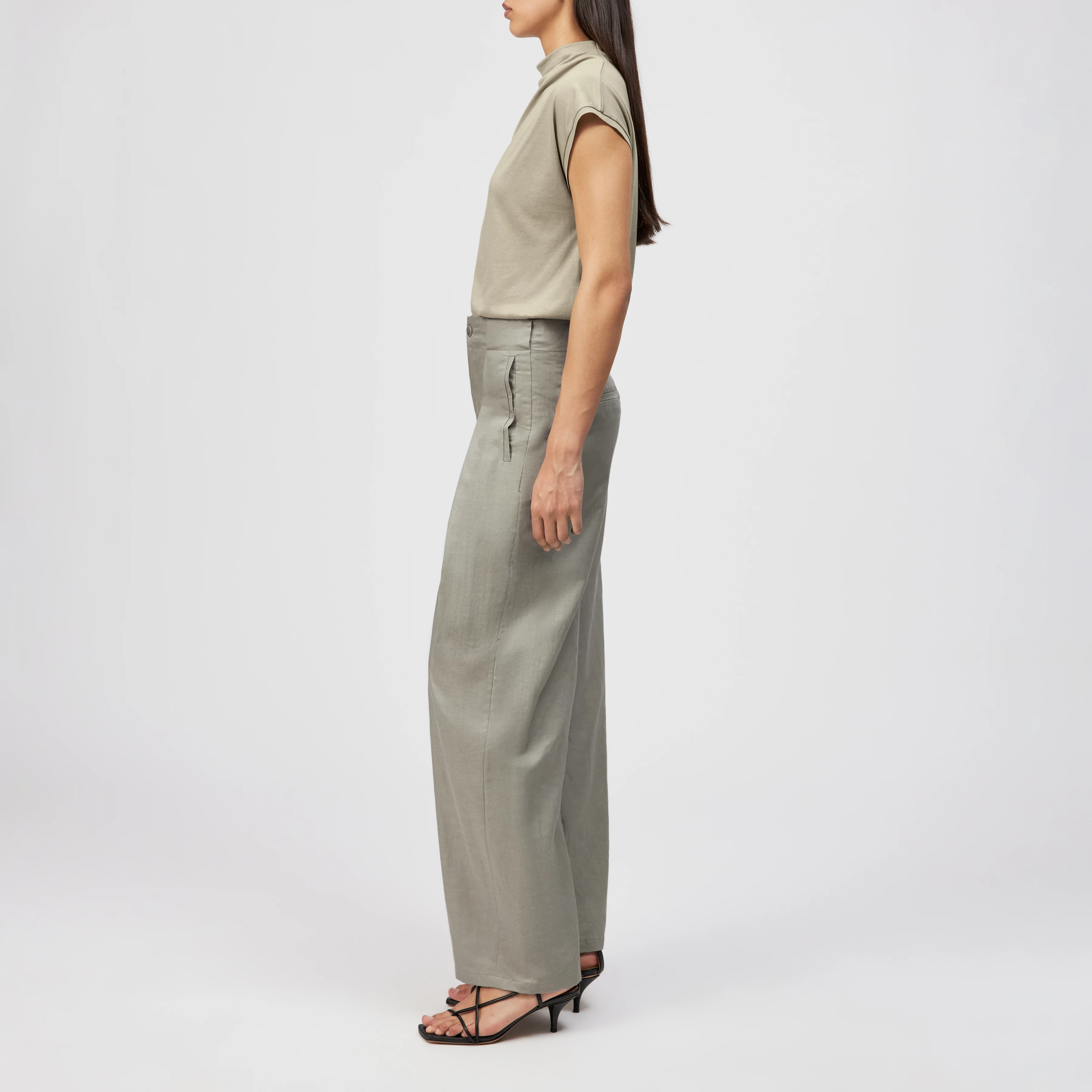 THREW - Pantalon sur mesure pli creux en mélange chanvre-coton - women - vert - Seitenansicht