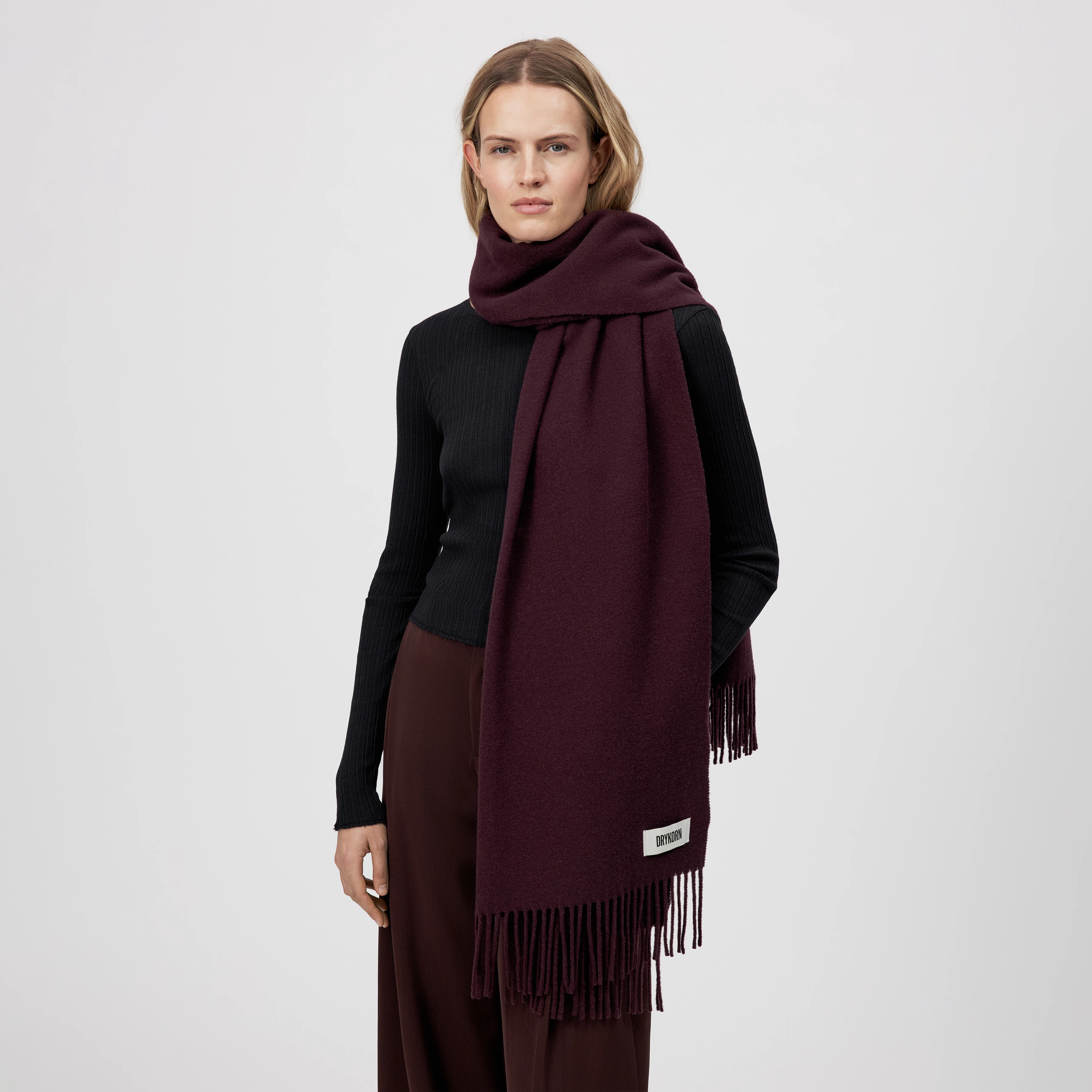 GAZE_4 - Schal in Wolltwill - Unisex - rot - Frontansicht