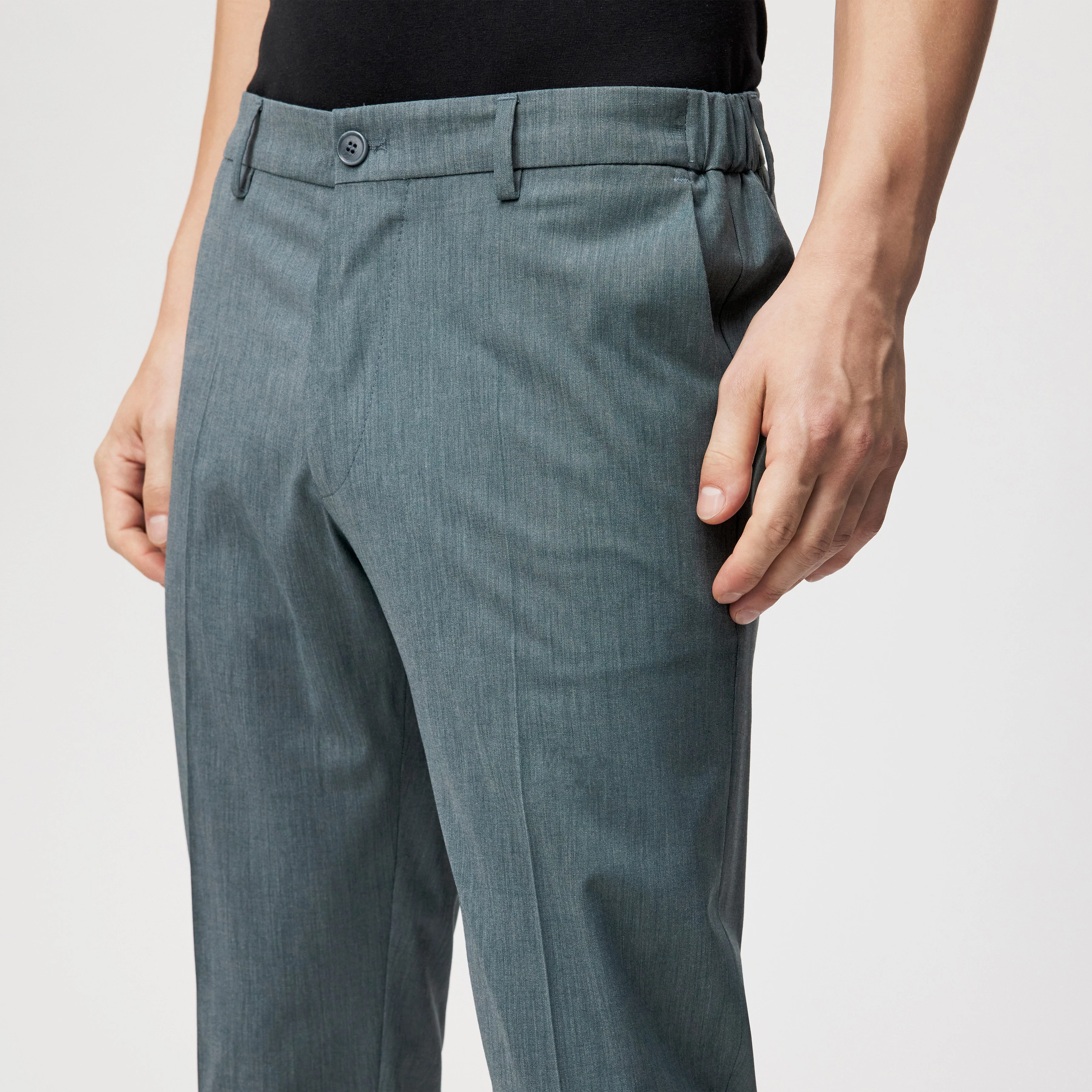 AJEND_SK - Konfektionierte Slim Fit Hose in Woll-Mix - Herren - grün - Detailansicht am Model