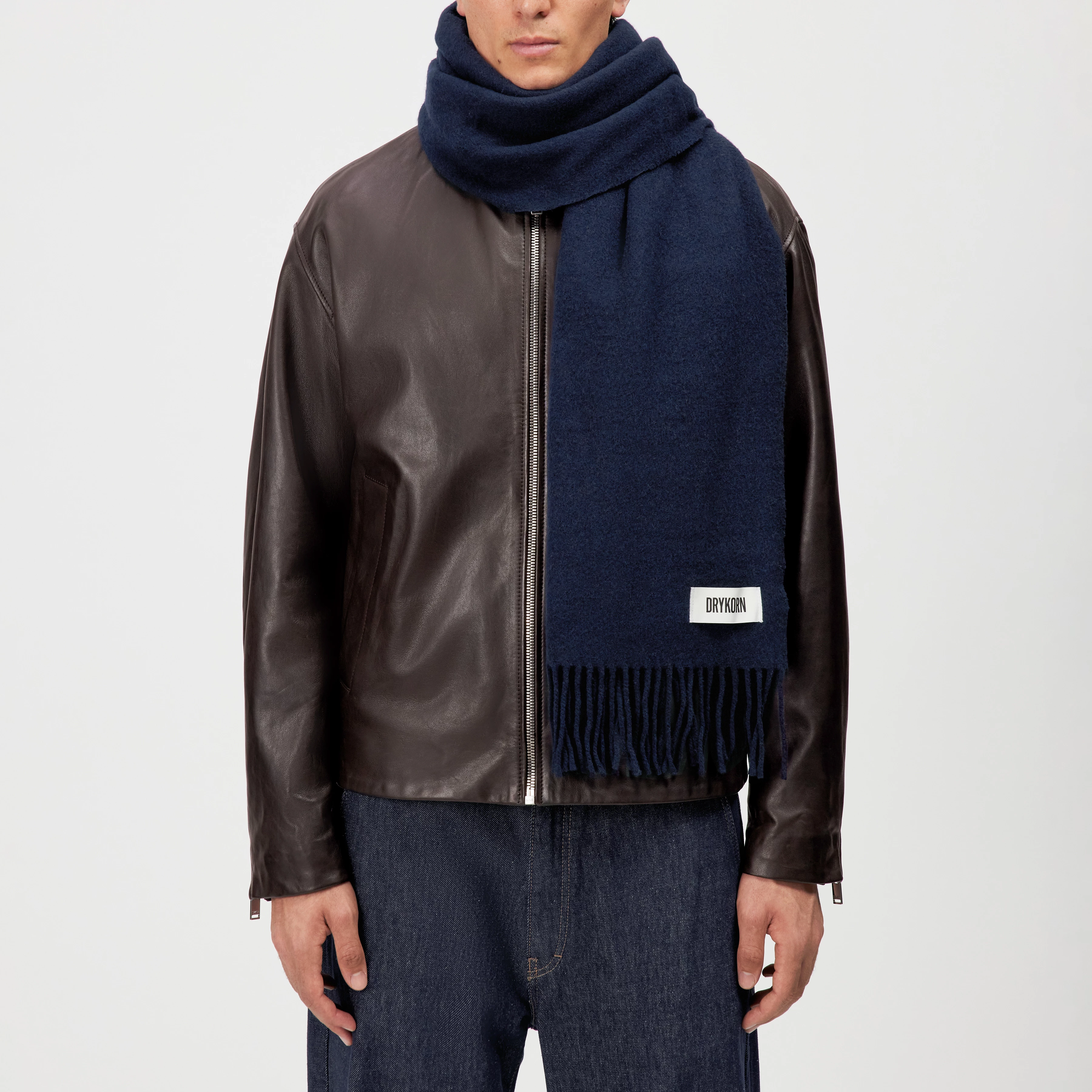 GAZE_4 - Schal in Wolltwill - Unisex - blau - Rückansicht
