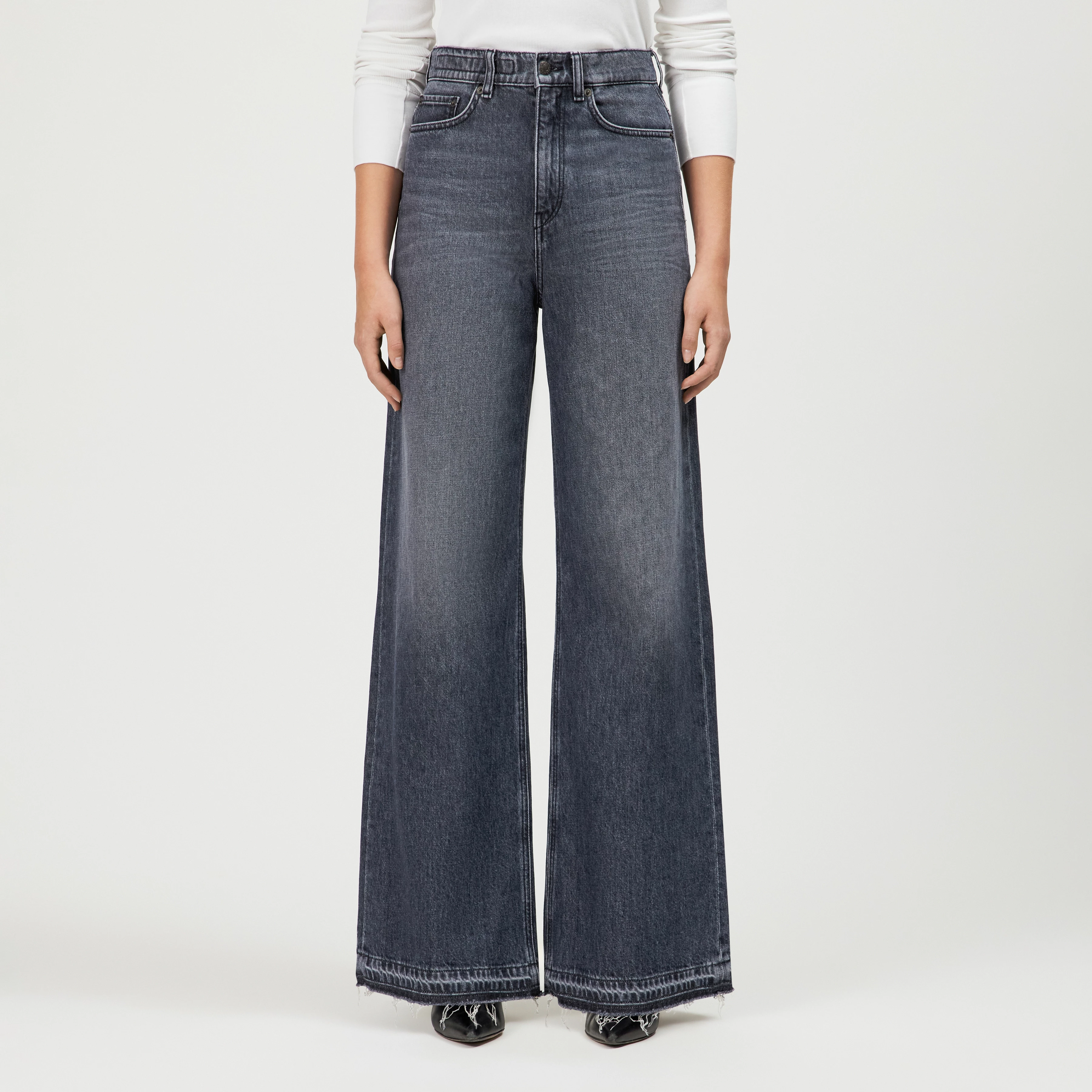 SEAR_1 - High Waist Denim with Wide Leg and Open Cut - women - blue - Frontansicht