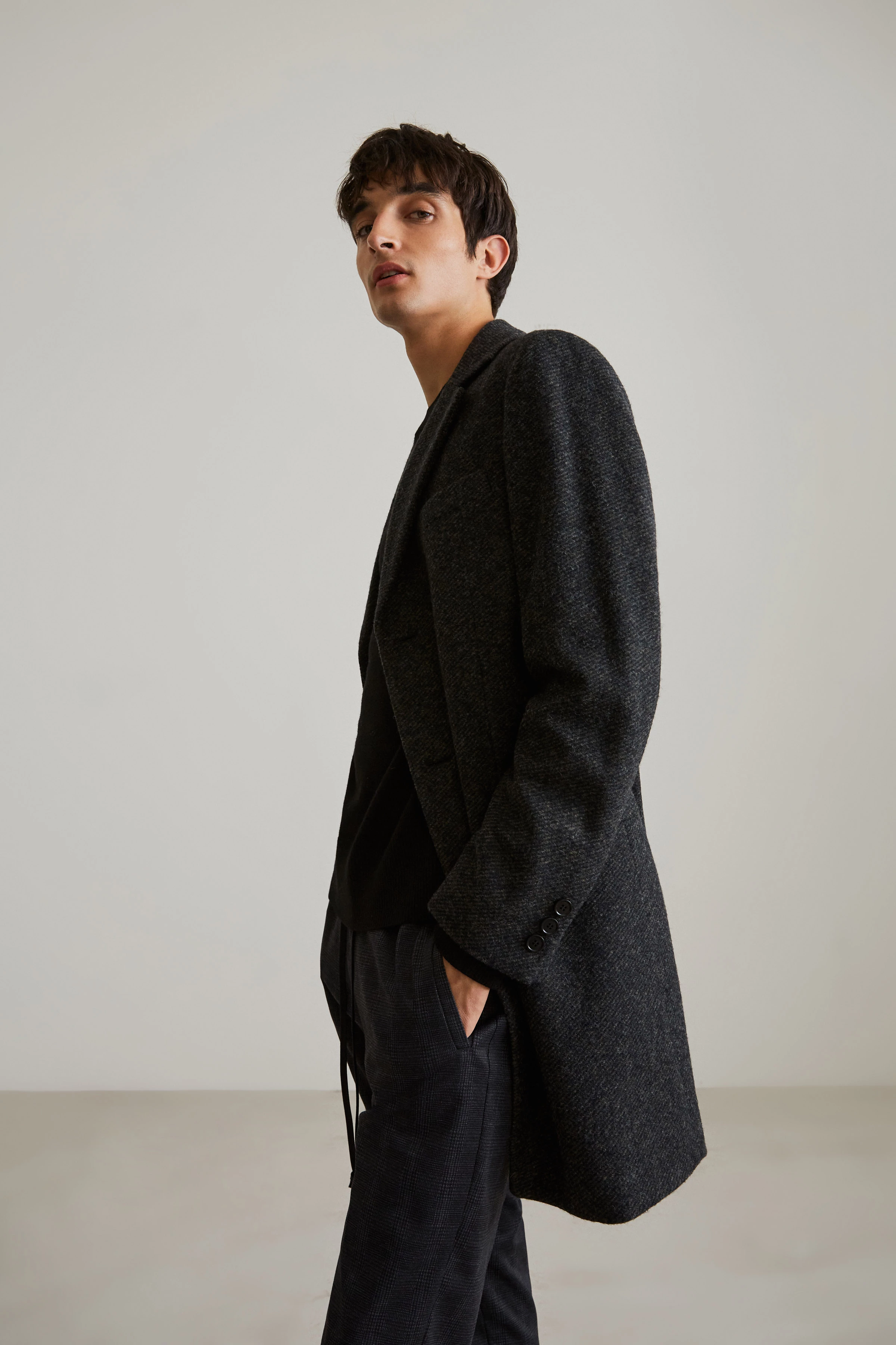 LUGO - klassischer Mantel aus Woll-Mix - Herren - oliv - Frontansicht