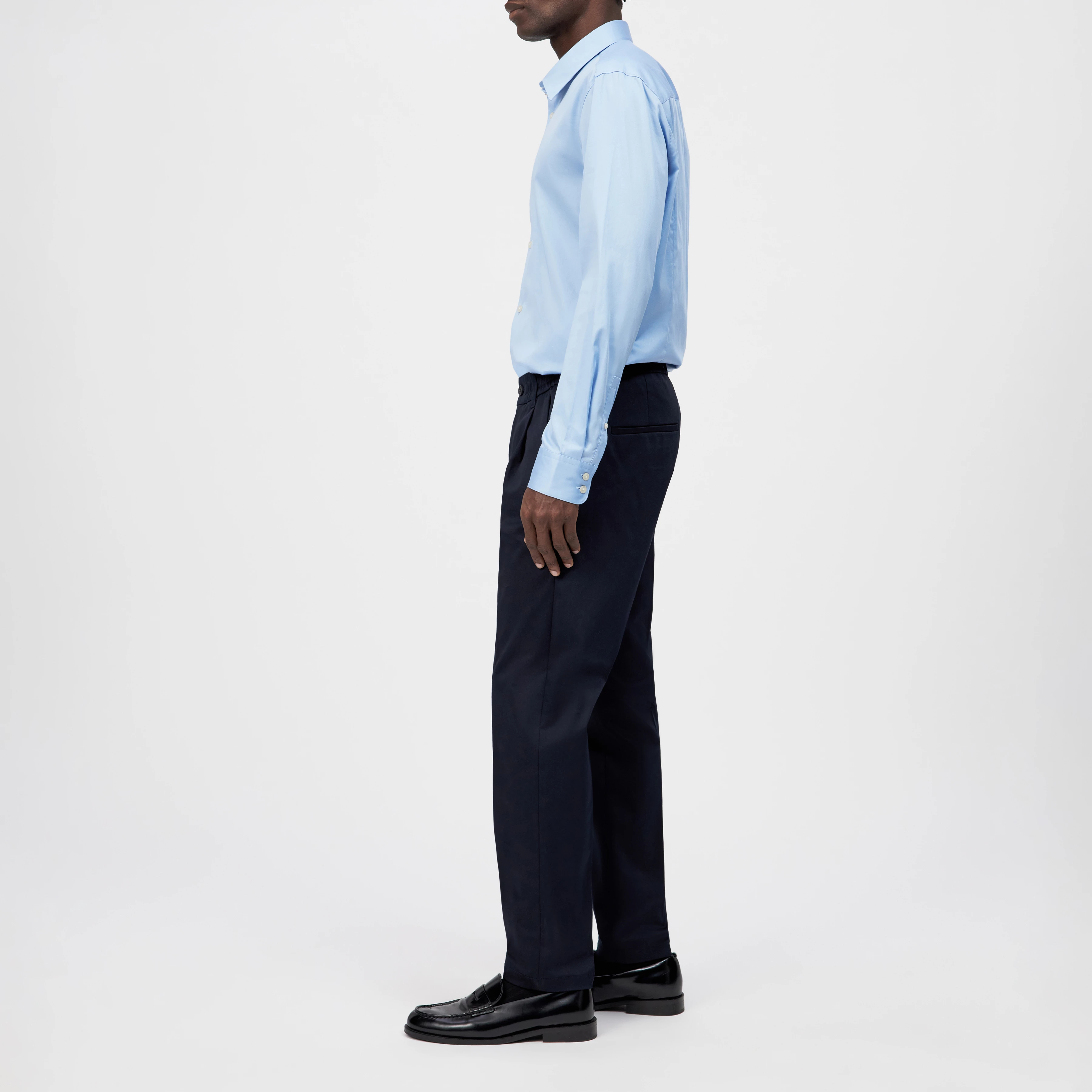 CHASY - Casual trousers with pleats in cotton gabardine - men - blue - Seitenansicht