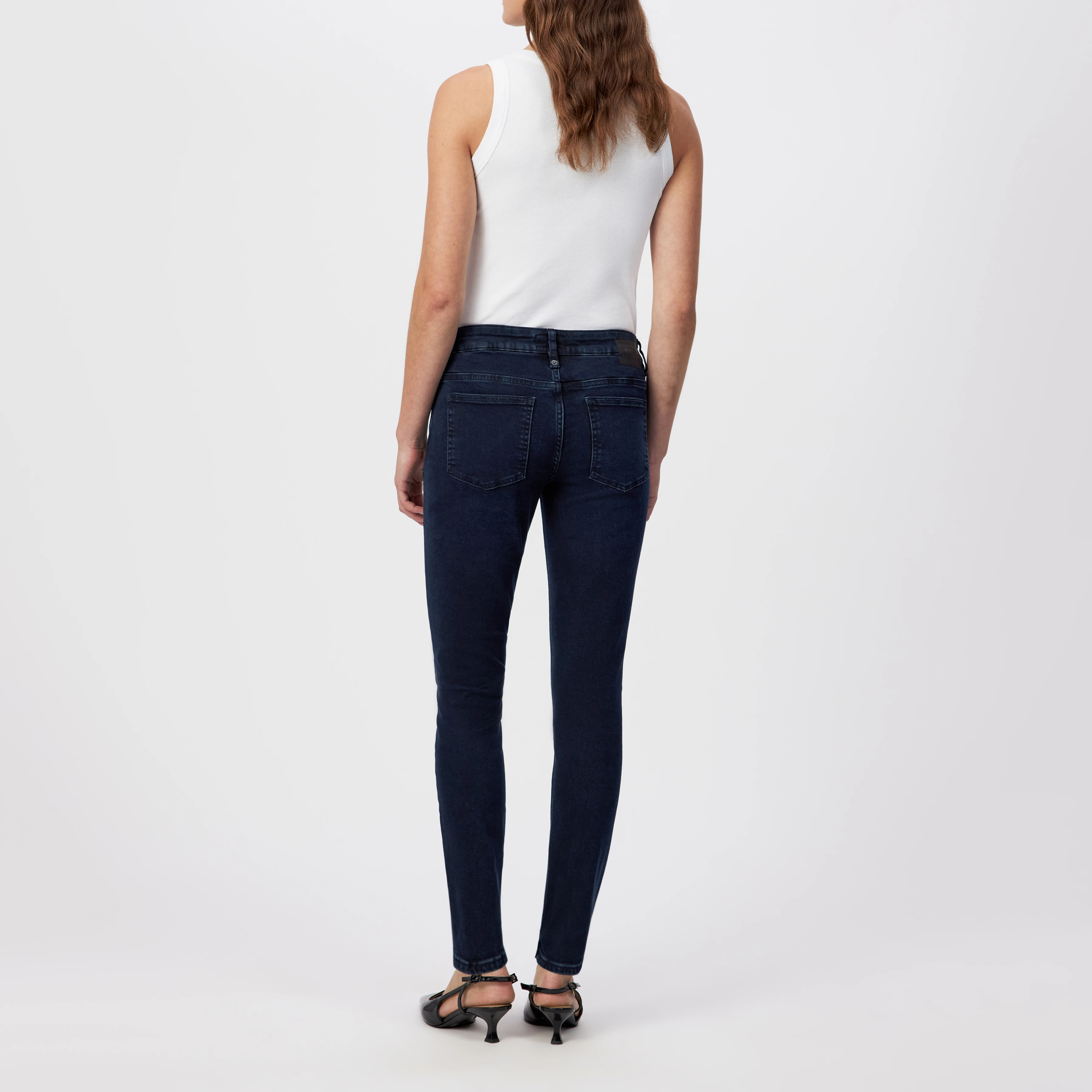 NEED - Low-waist skinny jeans in blue-black denim - women - blue - Rückansicht