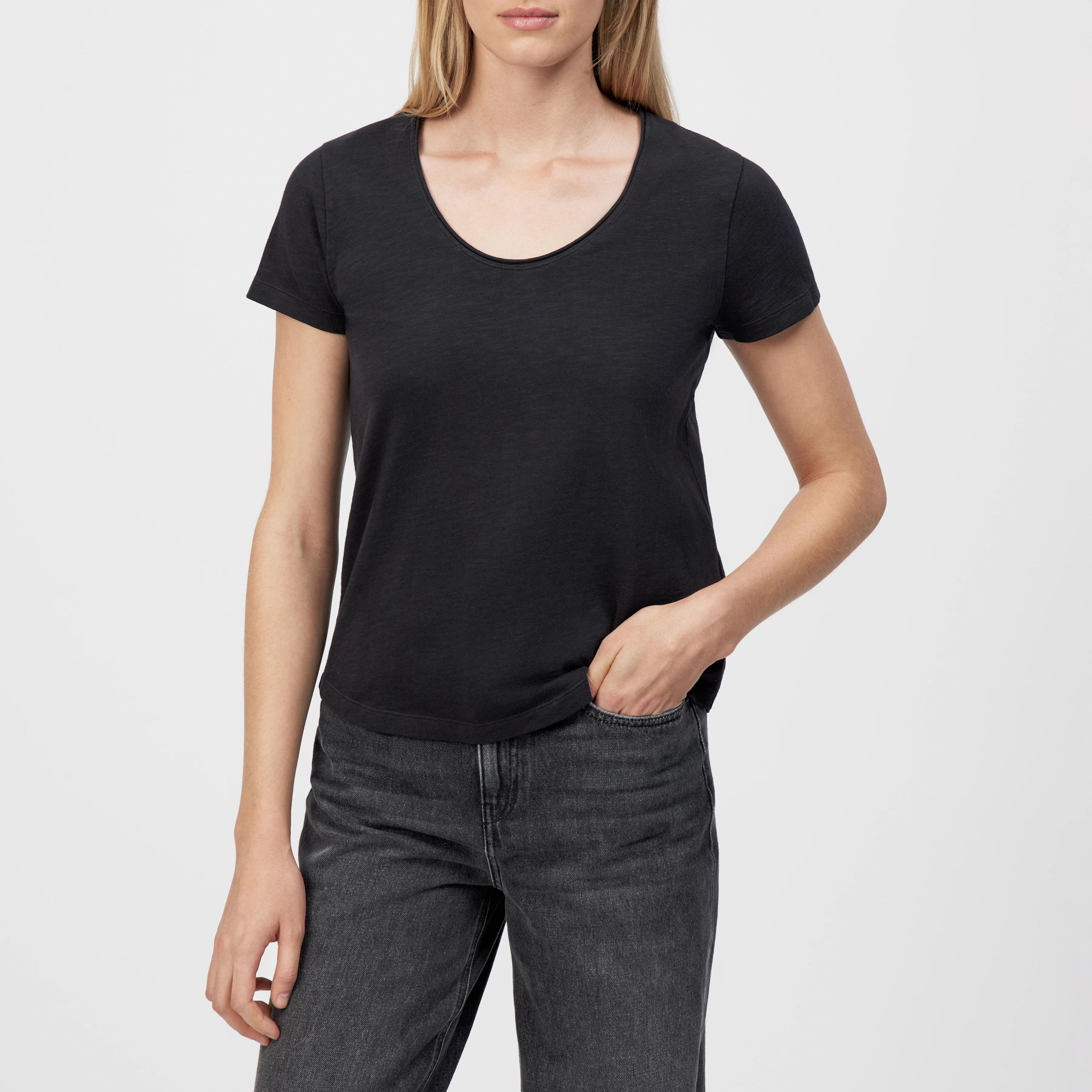 NAVIVI - Pure cotton T-shirt - women - black - Frontansicht