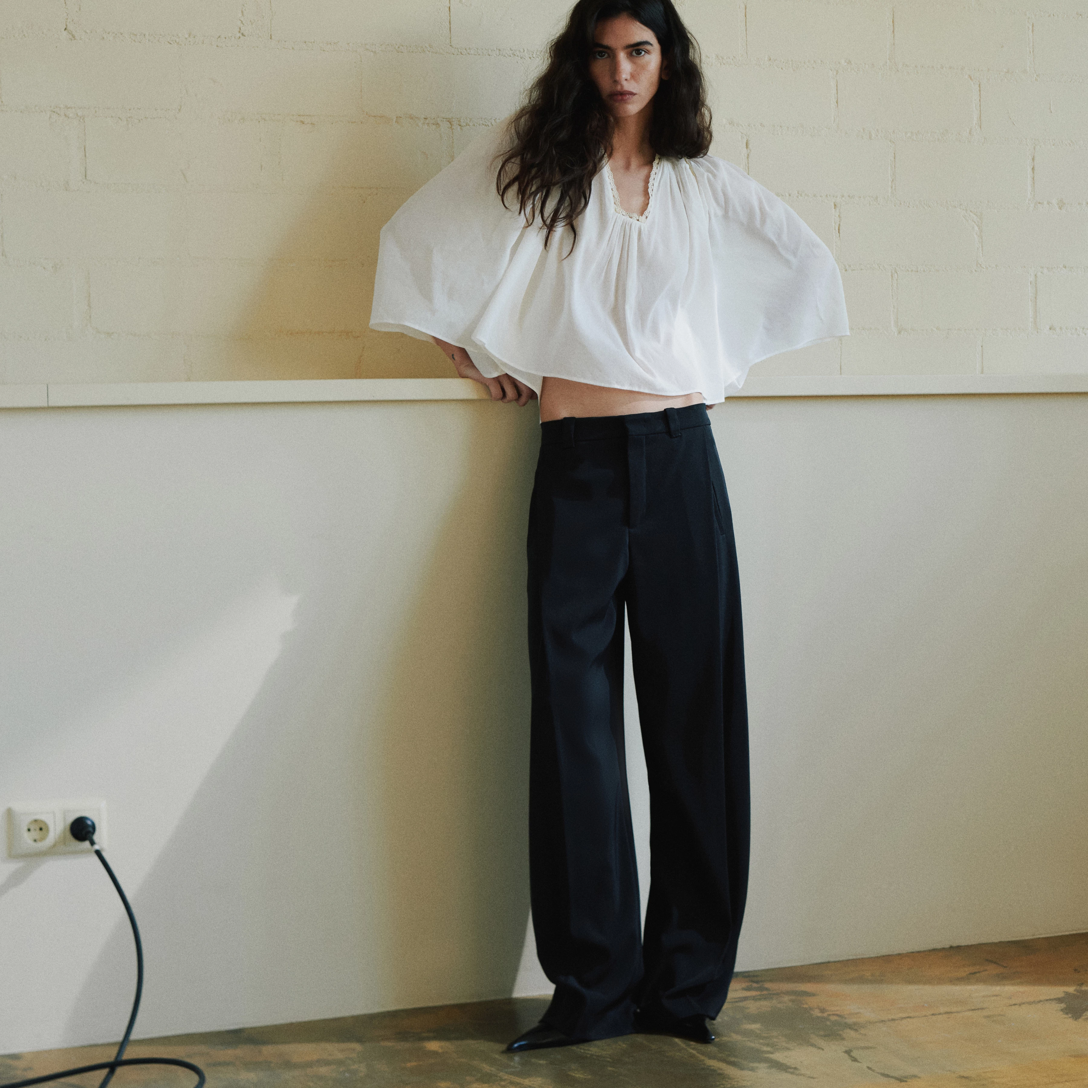 UNPACK_N - Regular fit trousers in twill - women - black