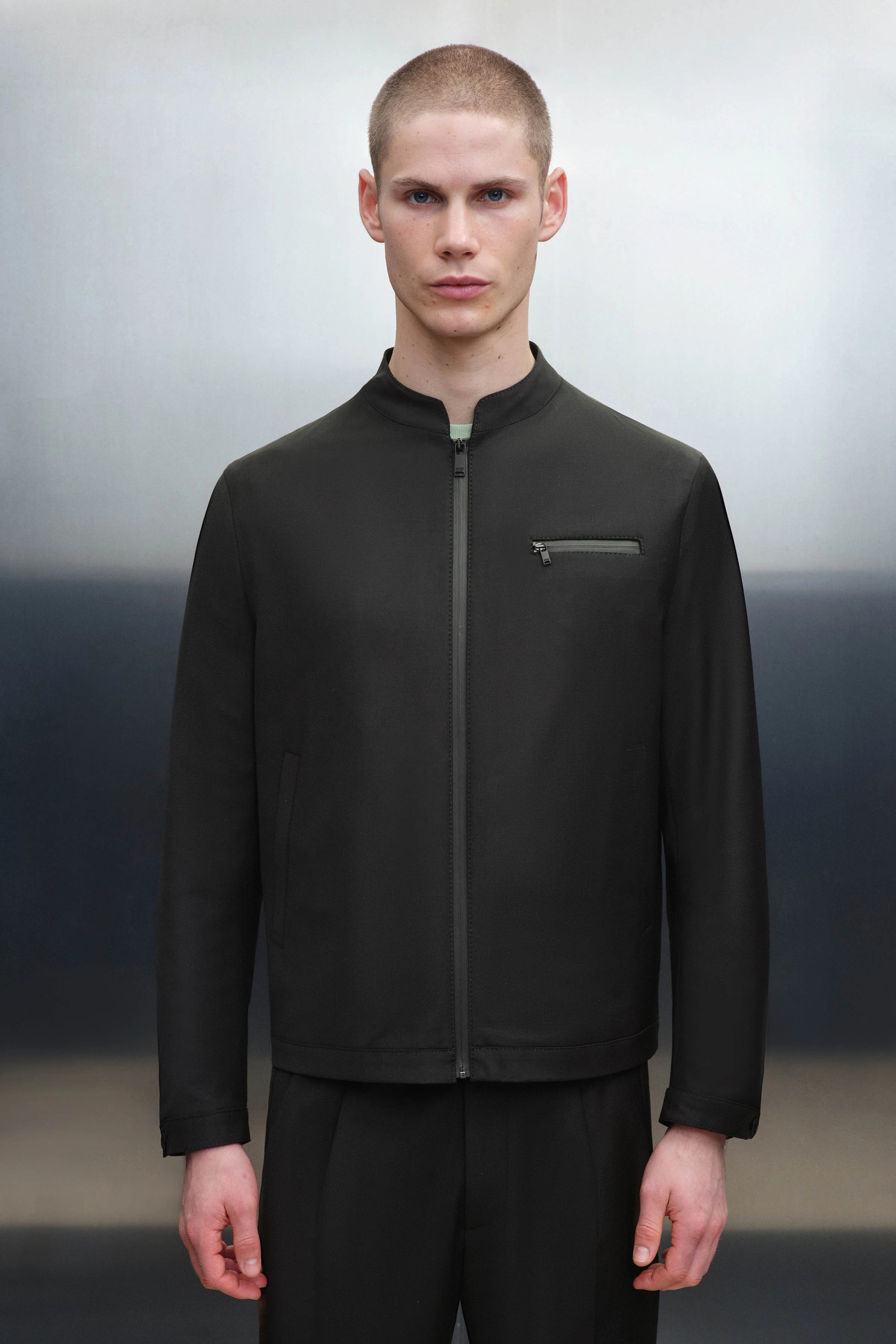 NESSO - sporty jacket with stand up collar and chest pocket - men - Natural Aluminium - Seitenansicht