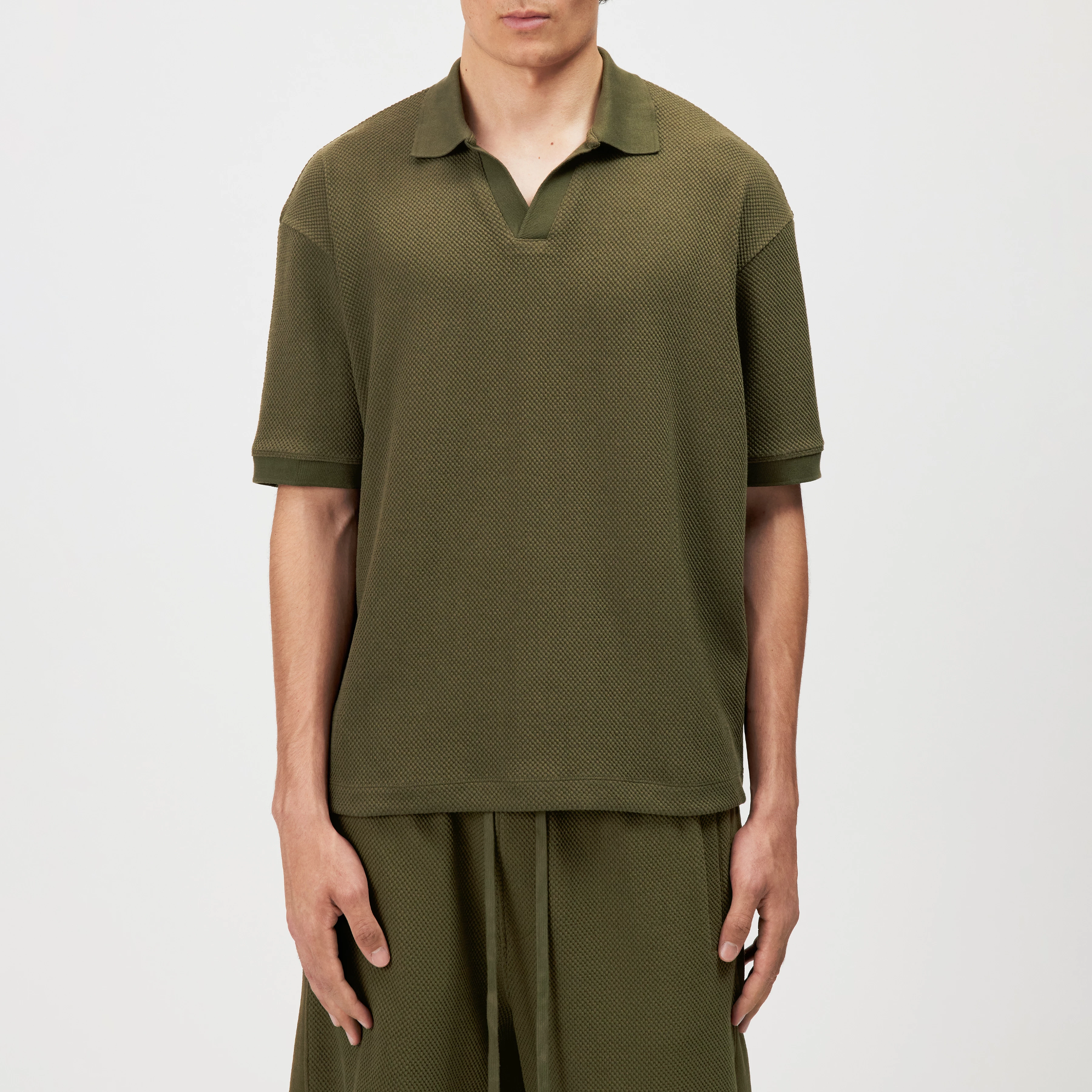 ACAYO - Relaxed Fit Polo in markanter Ajour-Struktur - Herren - grün - Frontansicht