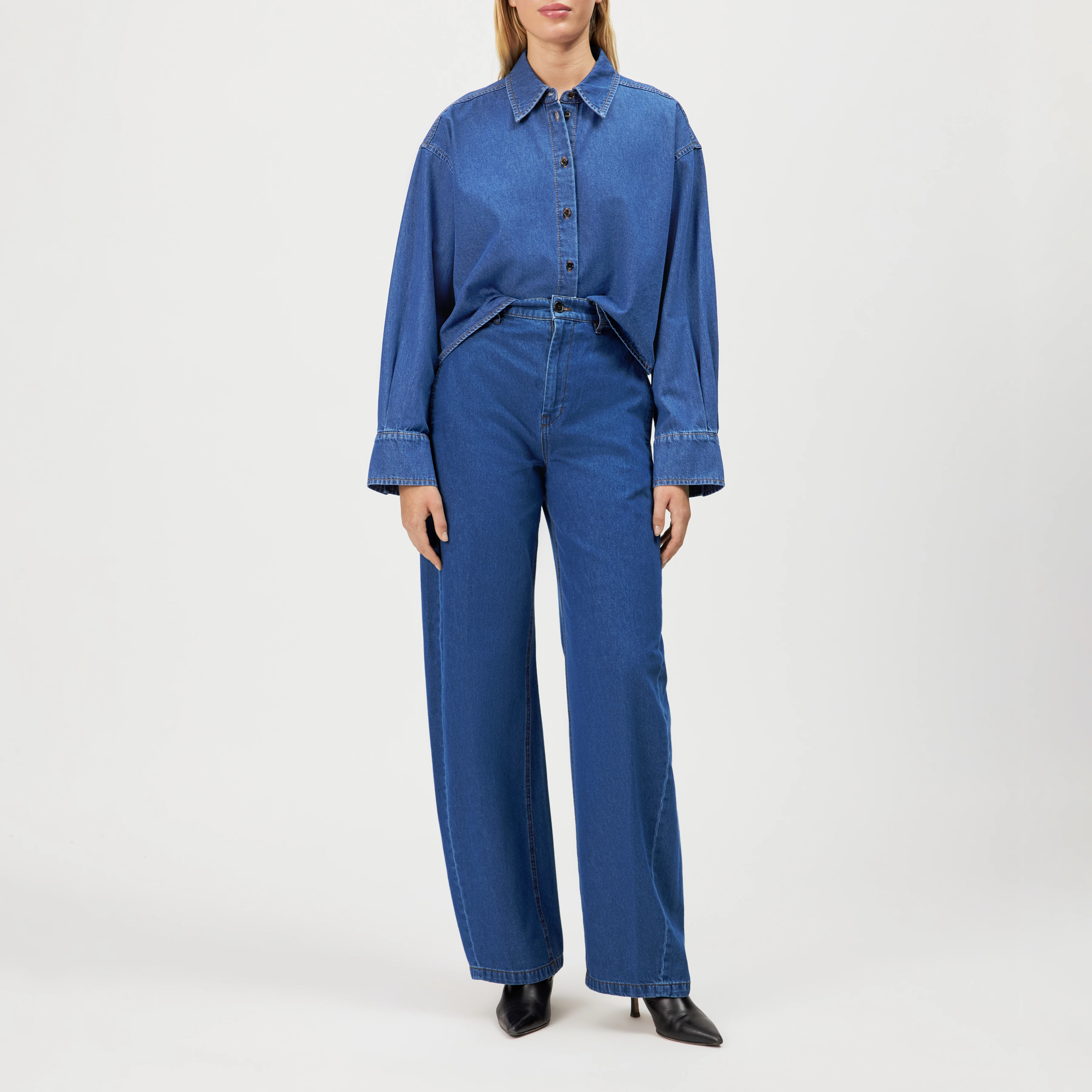 RECEIVE - Wide leg trousers in Tencel-cotton blend - women - blue - Ganzkörper-Frontansicht