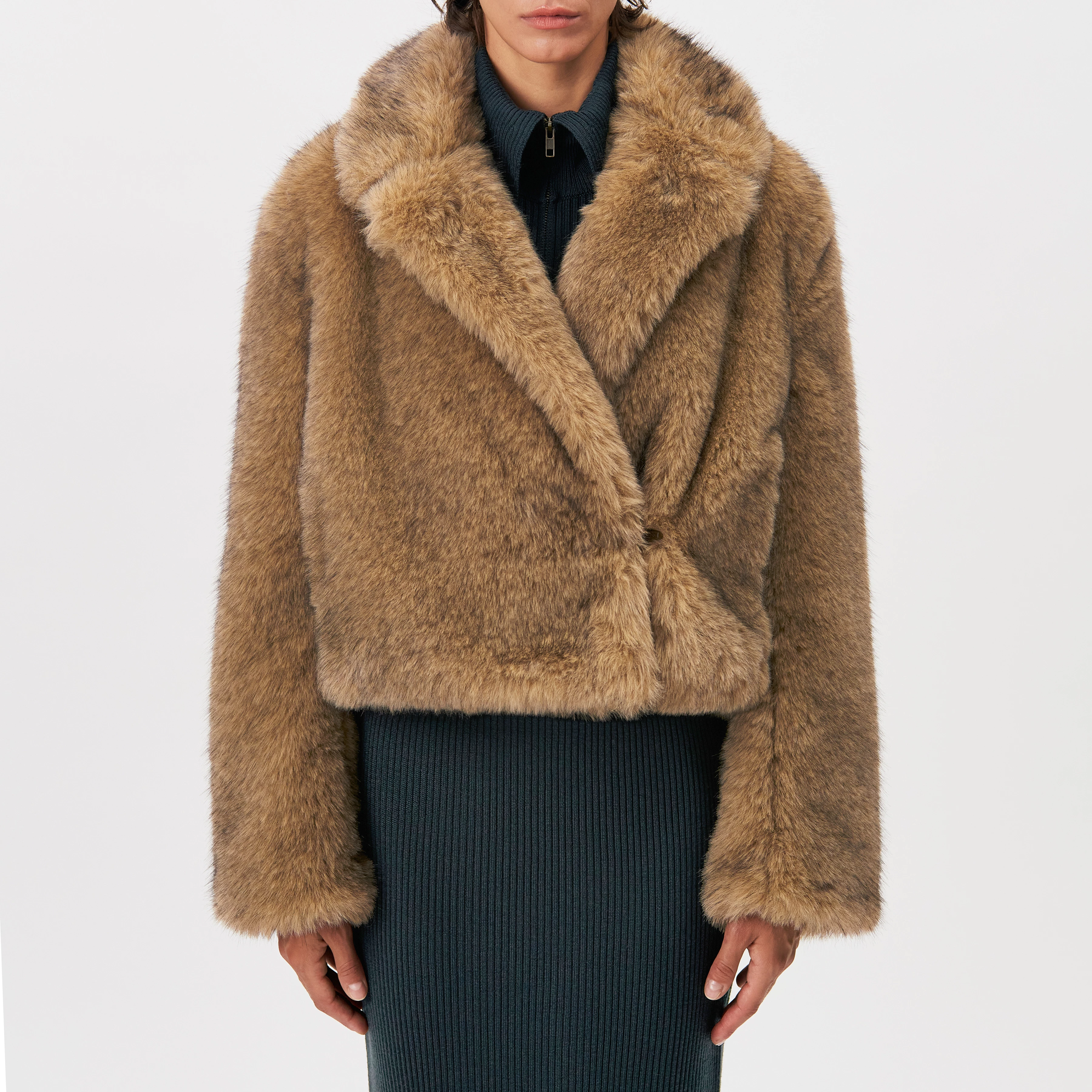 ADWELL - Short relaxed fit faux fur jacket - women - brown - Frontansicht