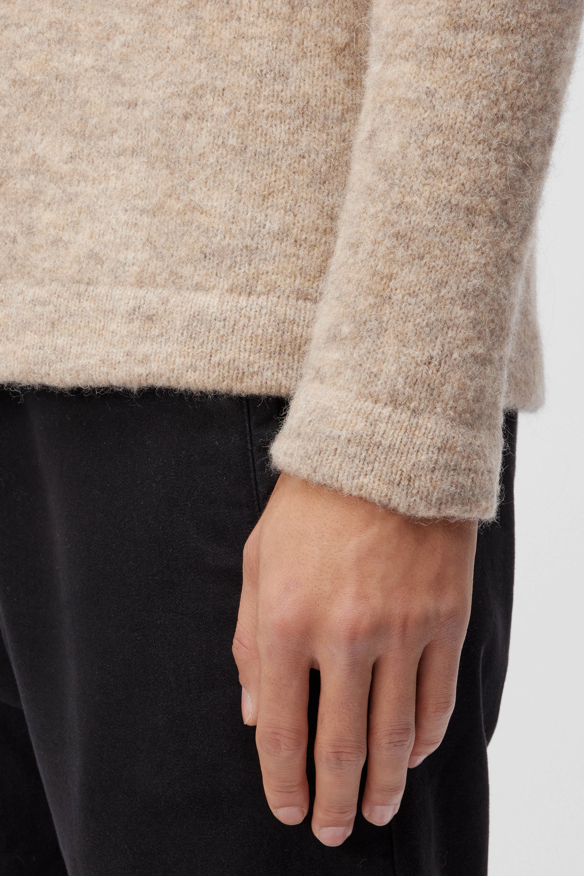 NADIR - Cardigan en bouclette doux - men - marron - Detailansicht am Model