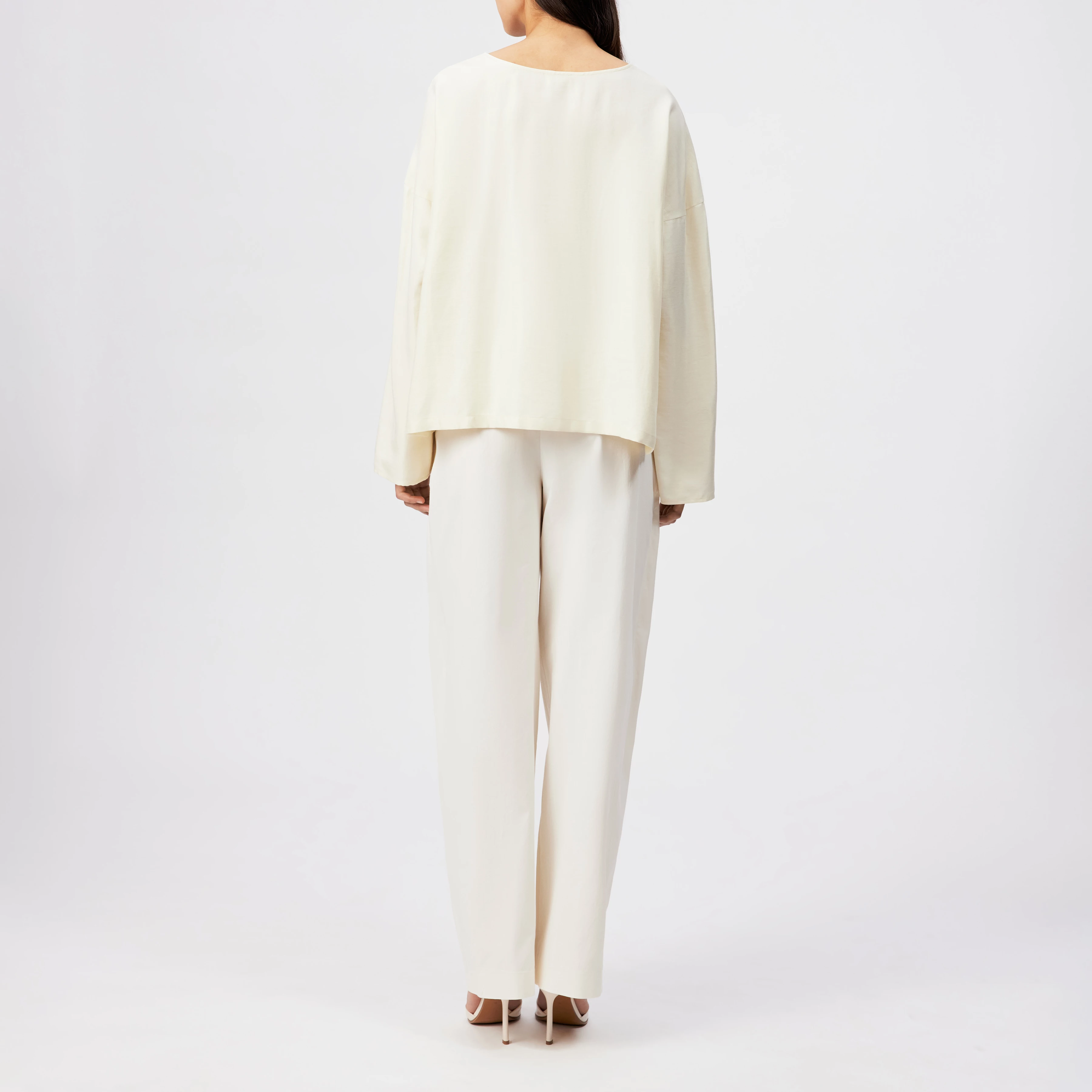 AIMERA - Oversized blouse in fluid satin - women - beige - Rückansicht