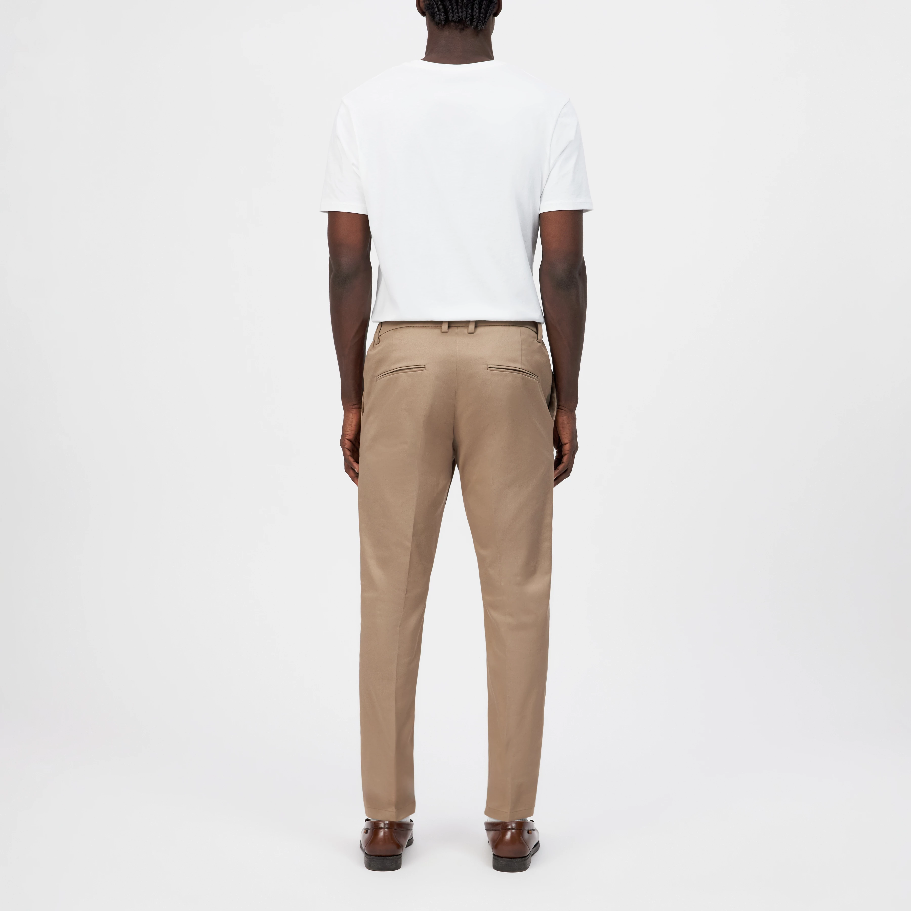 AJEND - Pantalon confectionné en gabardine de coton - men - marron - Rückansicht